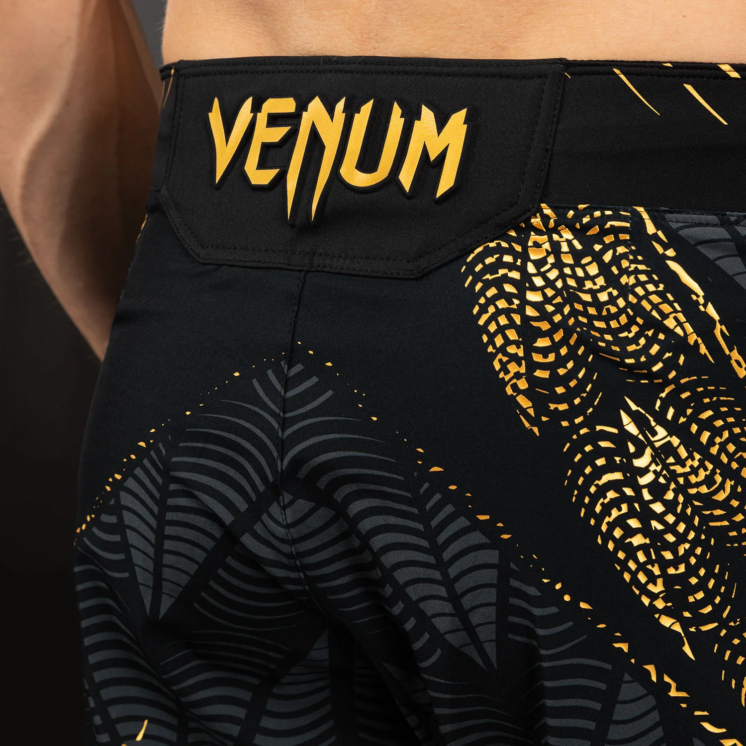 UFC Zenith by Venum Authentic Fight Night Short de pelea ajuste largo Hombre Personalizado - Champion - Image 7