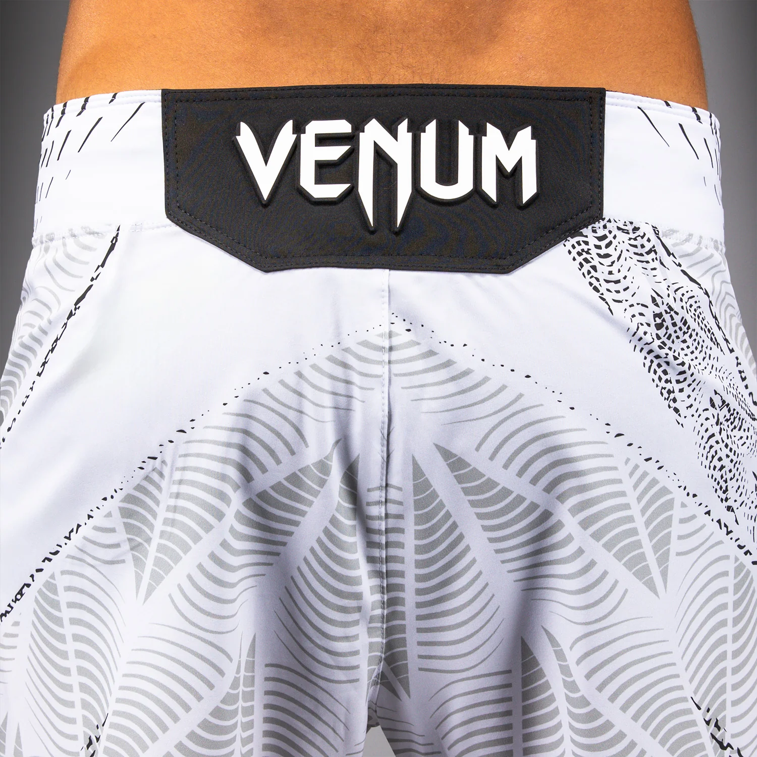 UFC Zenith by Venum Authentic Fight Night Short de pelea ajuste corto Hombre Personalizado - Blanco - Image 11