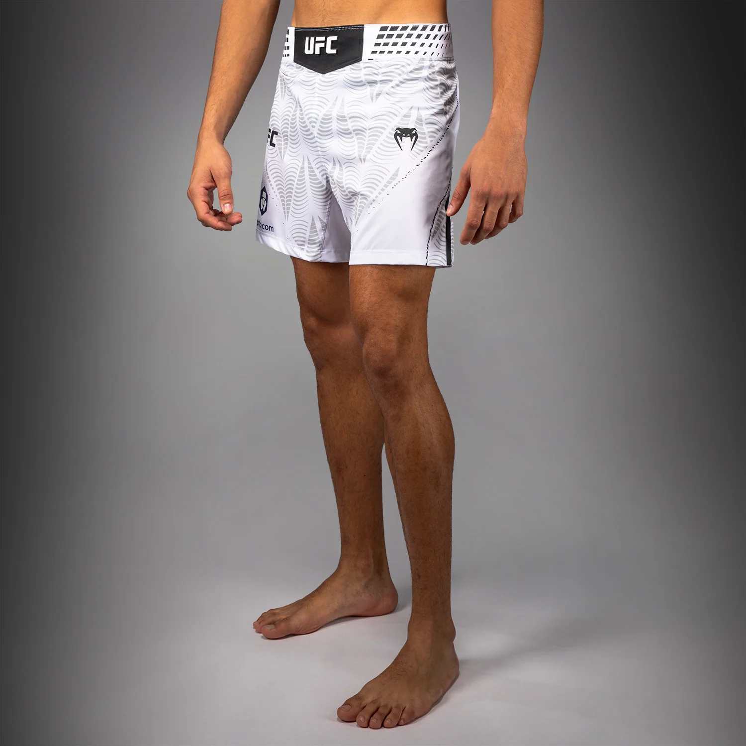 UFC Zenith by Venum Authentic Fight Night Short de pelea ajuste corto Hombre Personalizado - Blanco - Image 4