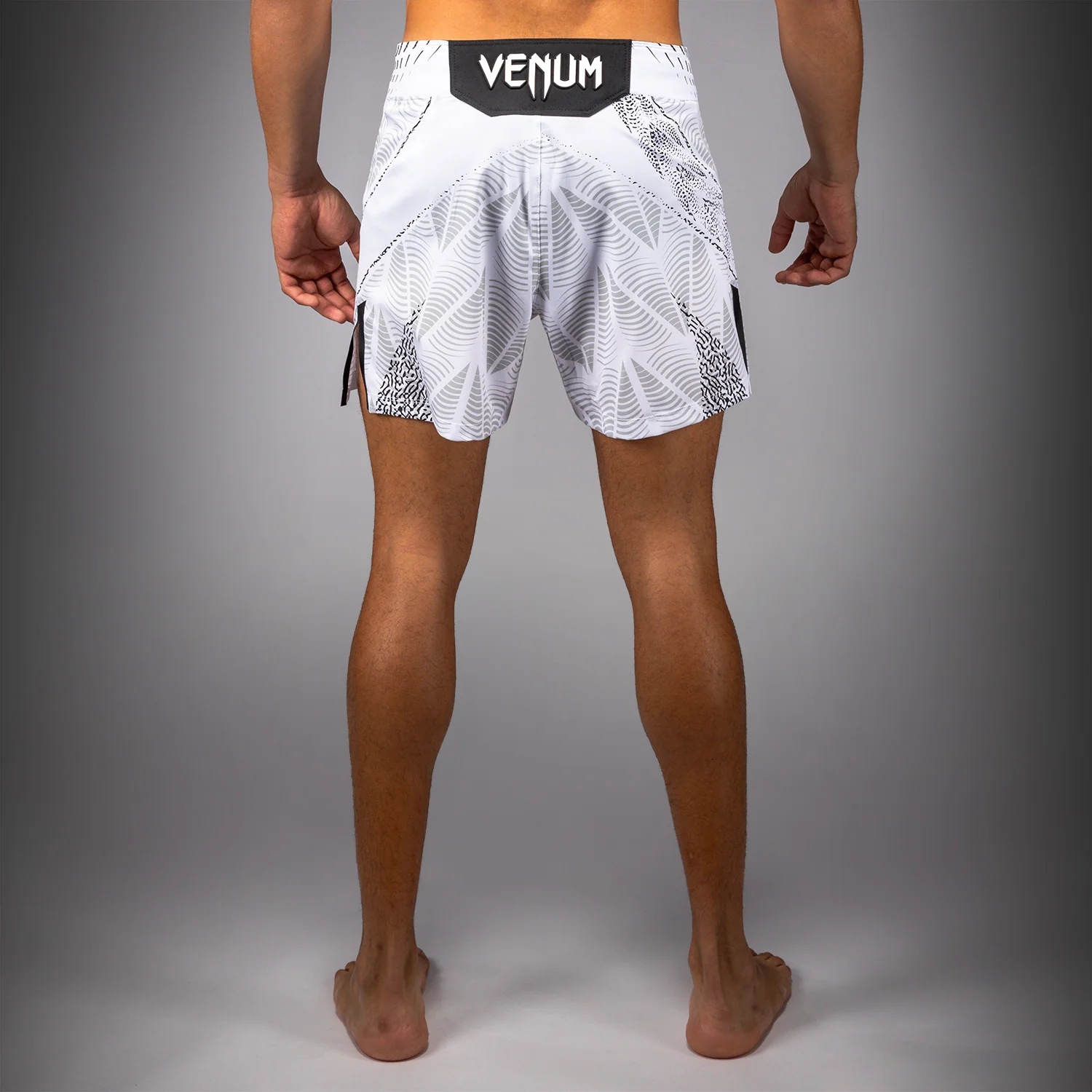 UFC Zenith by Venum Authentic Fight Night Short de pelea ajuste corto Hombre Personalizado - Blanco - Image 7