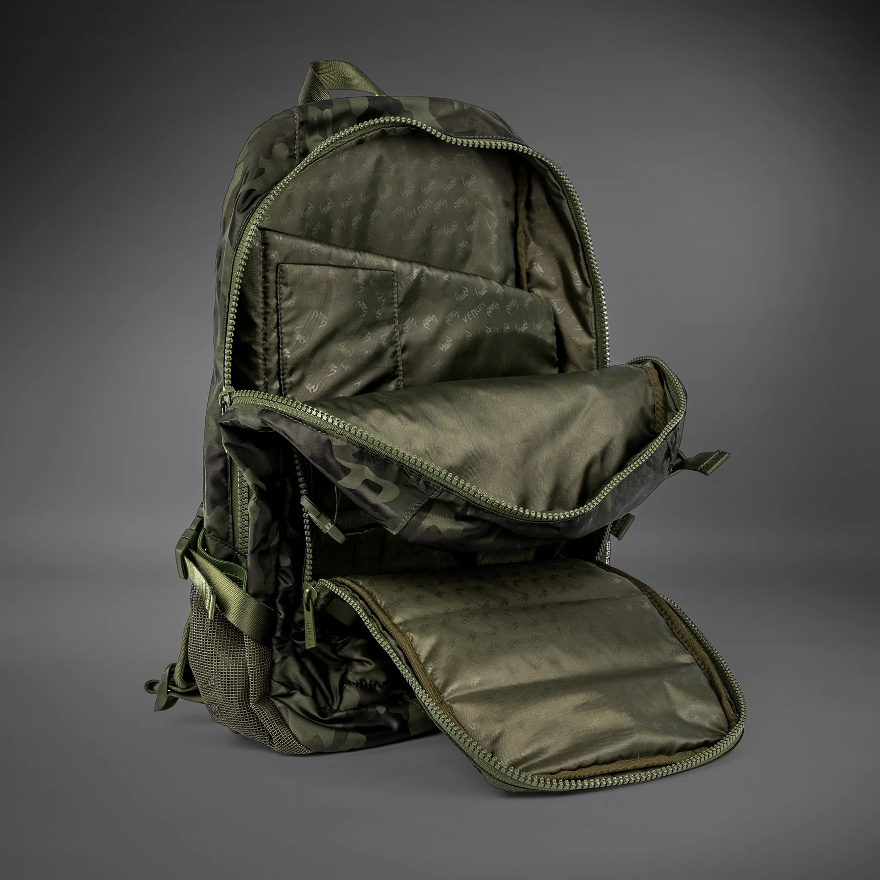 Venum Challenger Pro Mochila (20-25L) – Caqui/Camo - Image 10