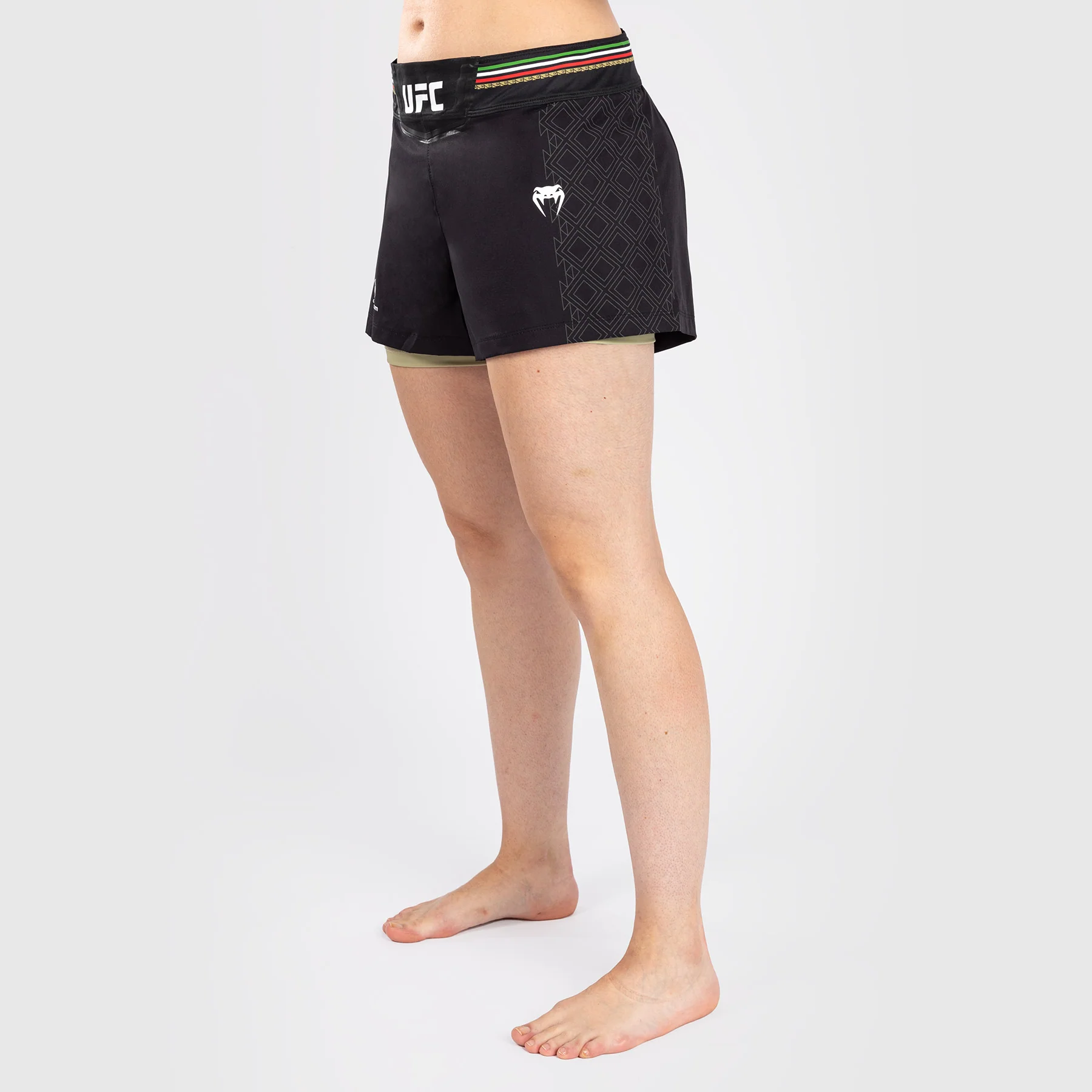 Noche UFC by Venum Authentic Fight Night Shorts de combate para mujer - Negro - Image 3