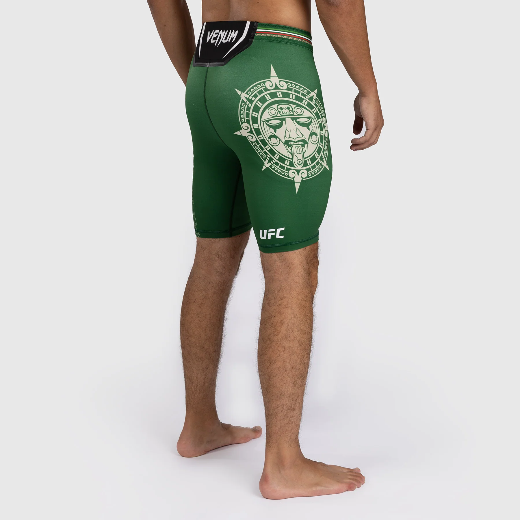 Noche UFC by Venum Authentic Fight Night Shorts Vale Tudo para Hombre - Verde - Image 4
