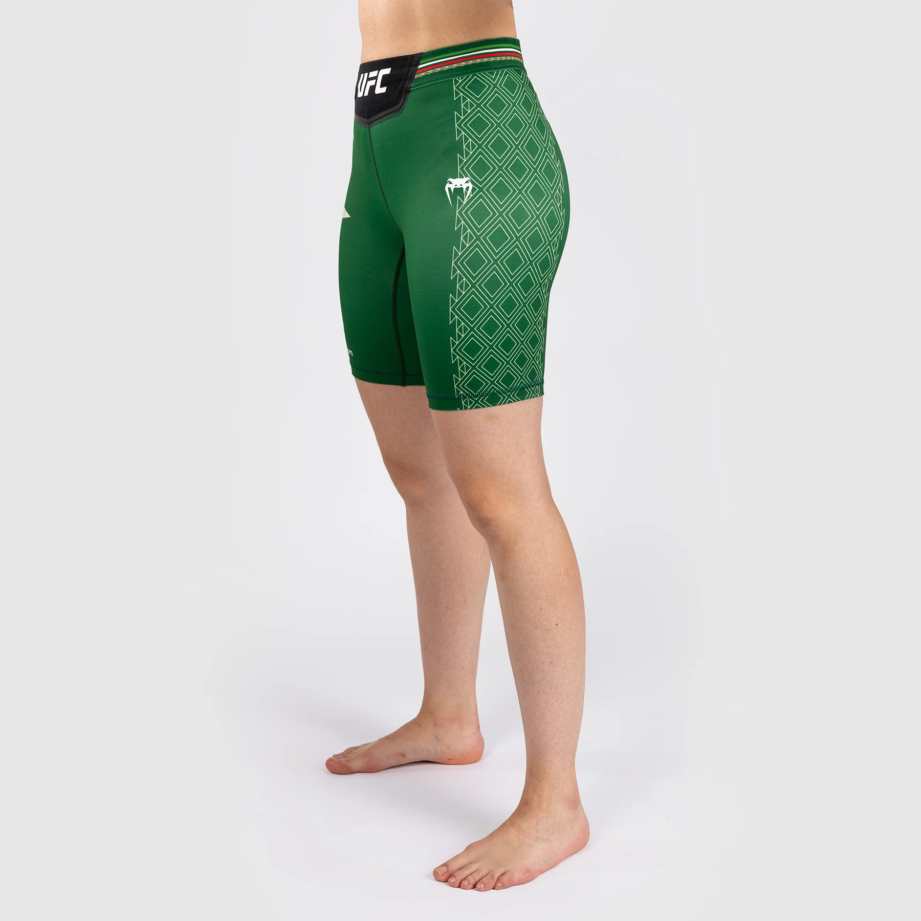 Noche UFC by Venum Authentic Fight Night Shorts Vale Tudo para Mujer - Corte Largo - Verde - Image 3
