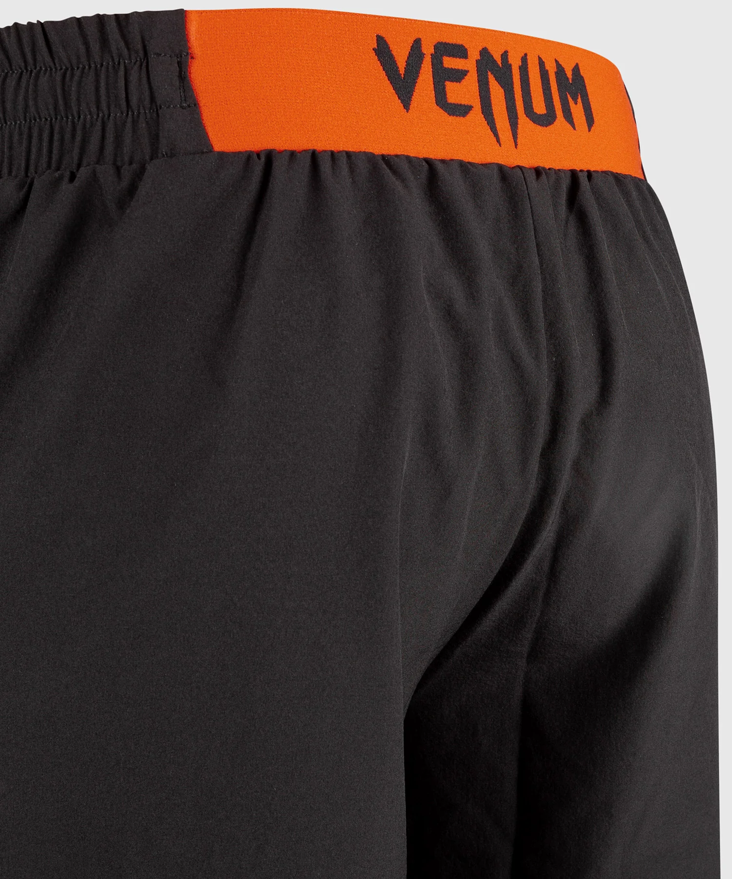 Pantalón corto de entrenamiento Venum Classic - Negro/Rojo - Image 5