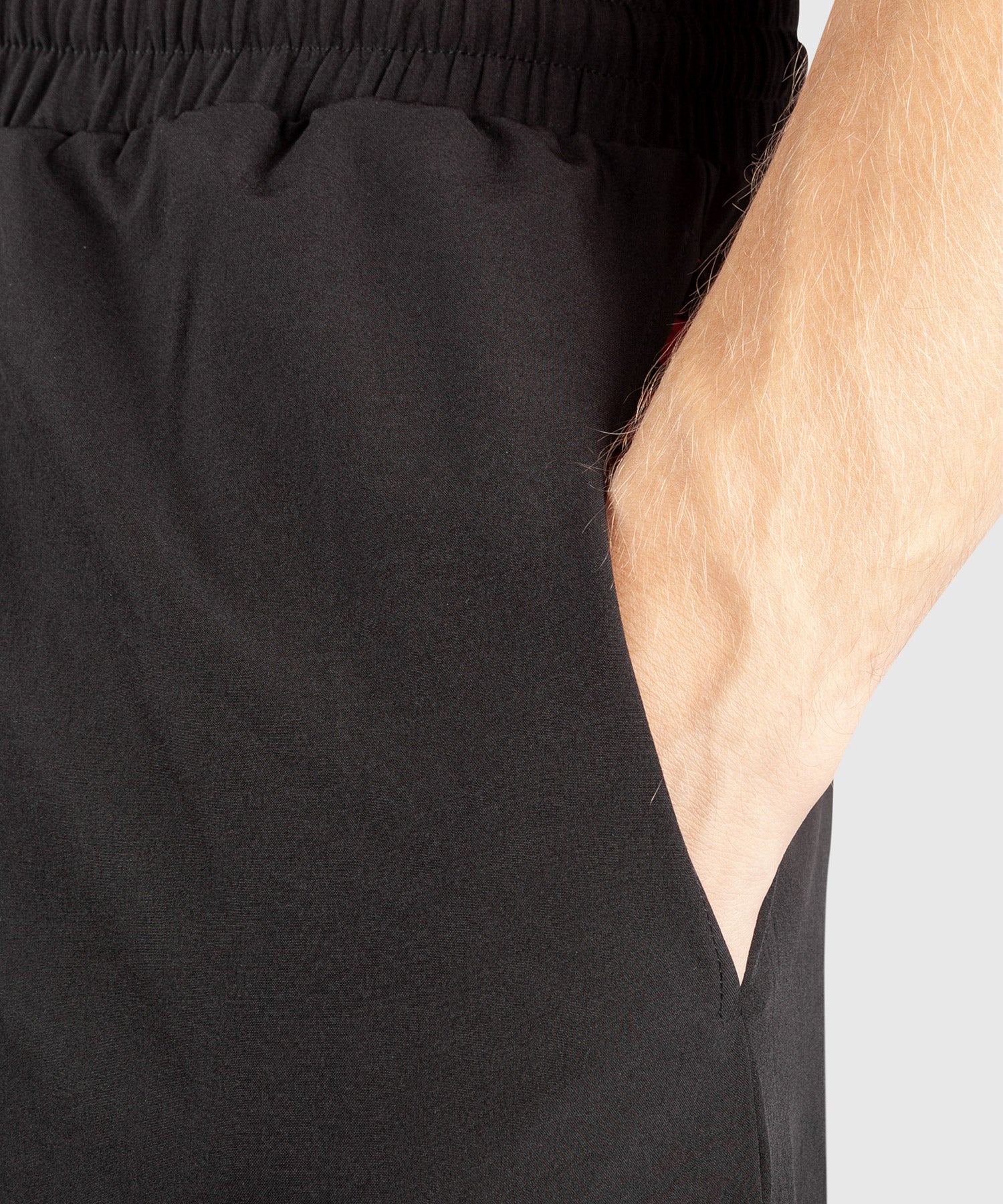 Pantalón corto de entrenamiento Venum Classic - Negro/Rojo - Image 8