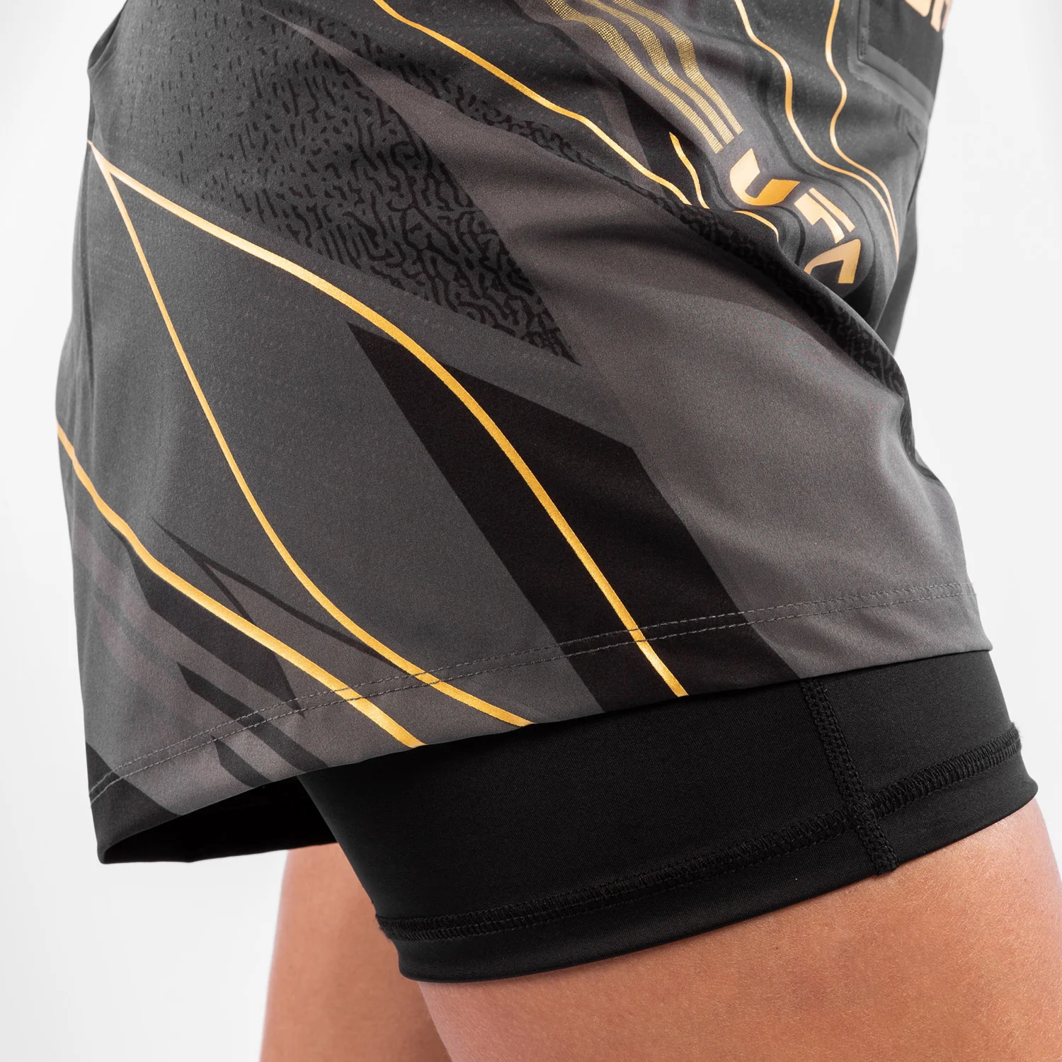 Pantalón De Mma Para Mujer UFC Venum Authentic Fight Night – Modelo Corto - Campeón - Image 6
