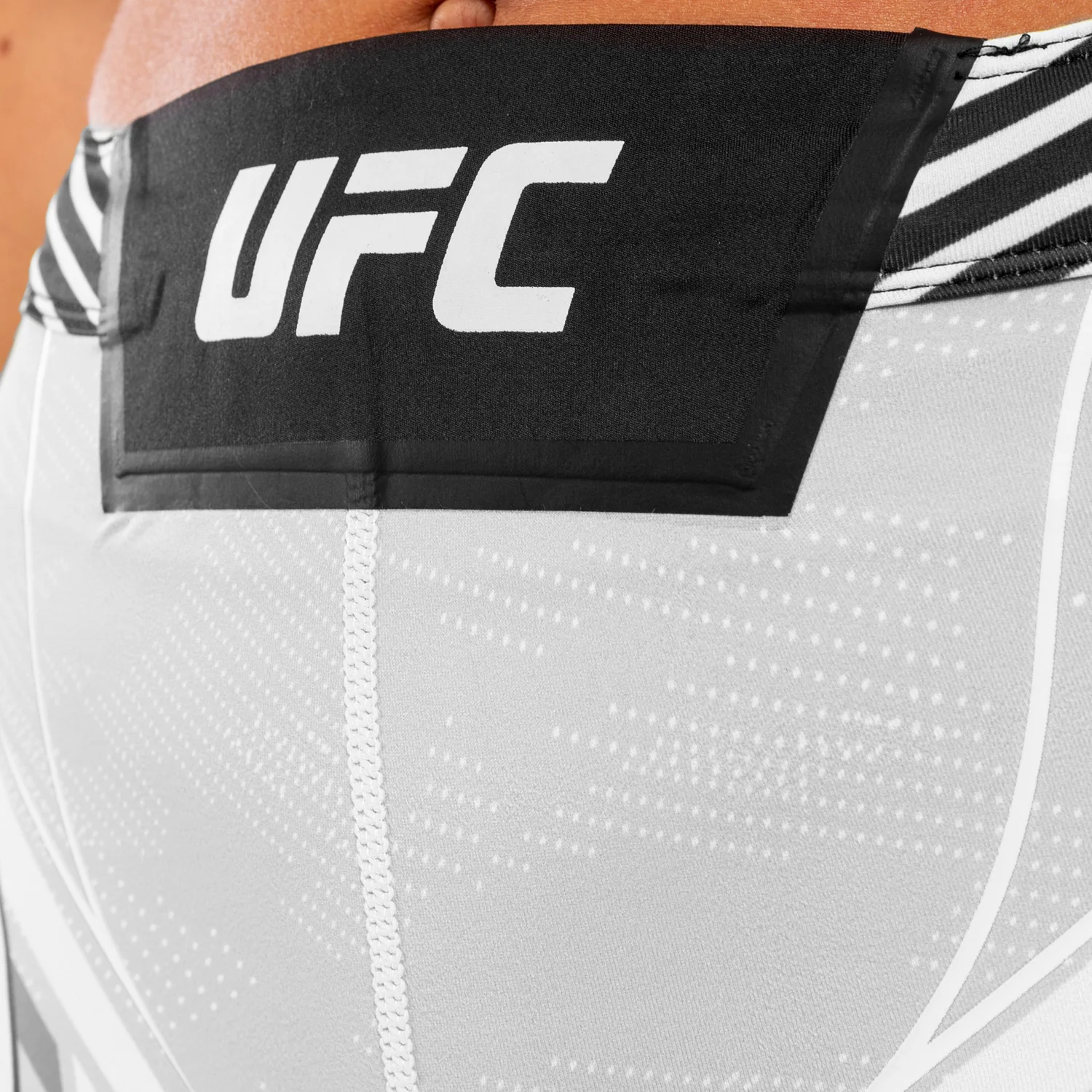 Pantalón De Vale Tudo Para Mujer UFC Venum Authentic Fight Night – Modelo Corto - Blanco - Image 6