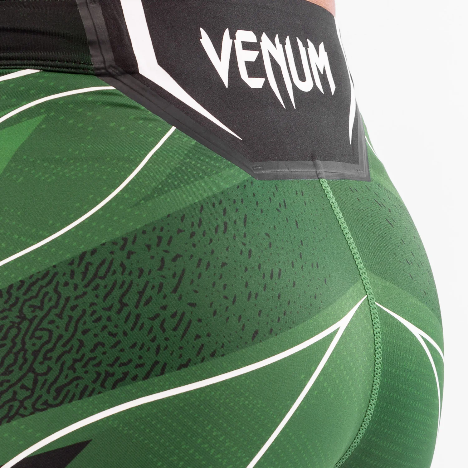 Pantalón De Vale Tudo Para Mujer UFC Venum Authentic Fight Night – Modelo Corto - Verde - Image 6