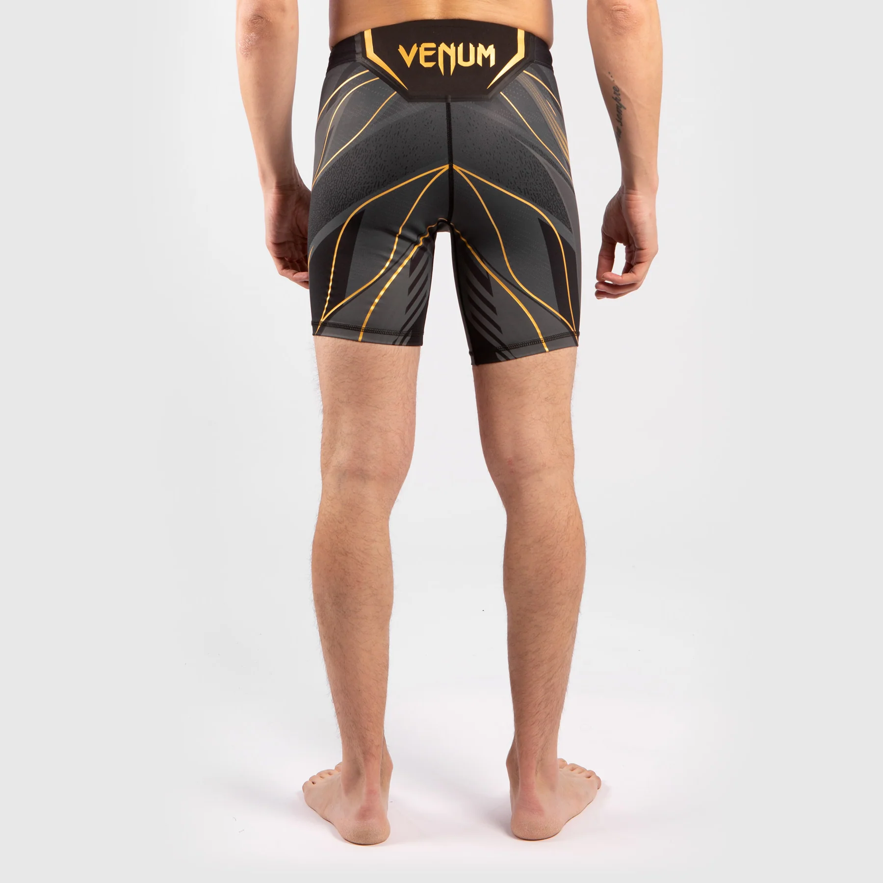 Pantalón De Vale Tudo UFC Venum Authentic Fight Night – Modelo Corto - Campeón - Image 3