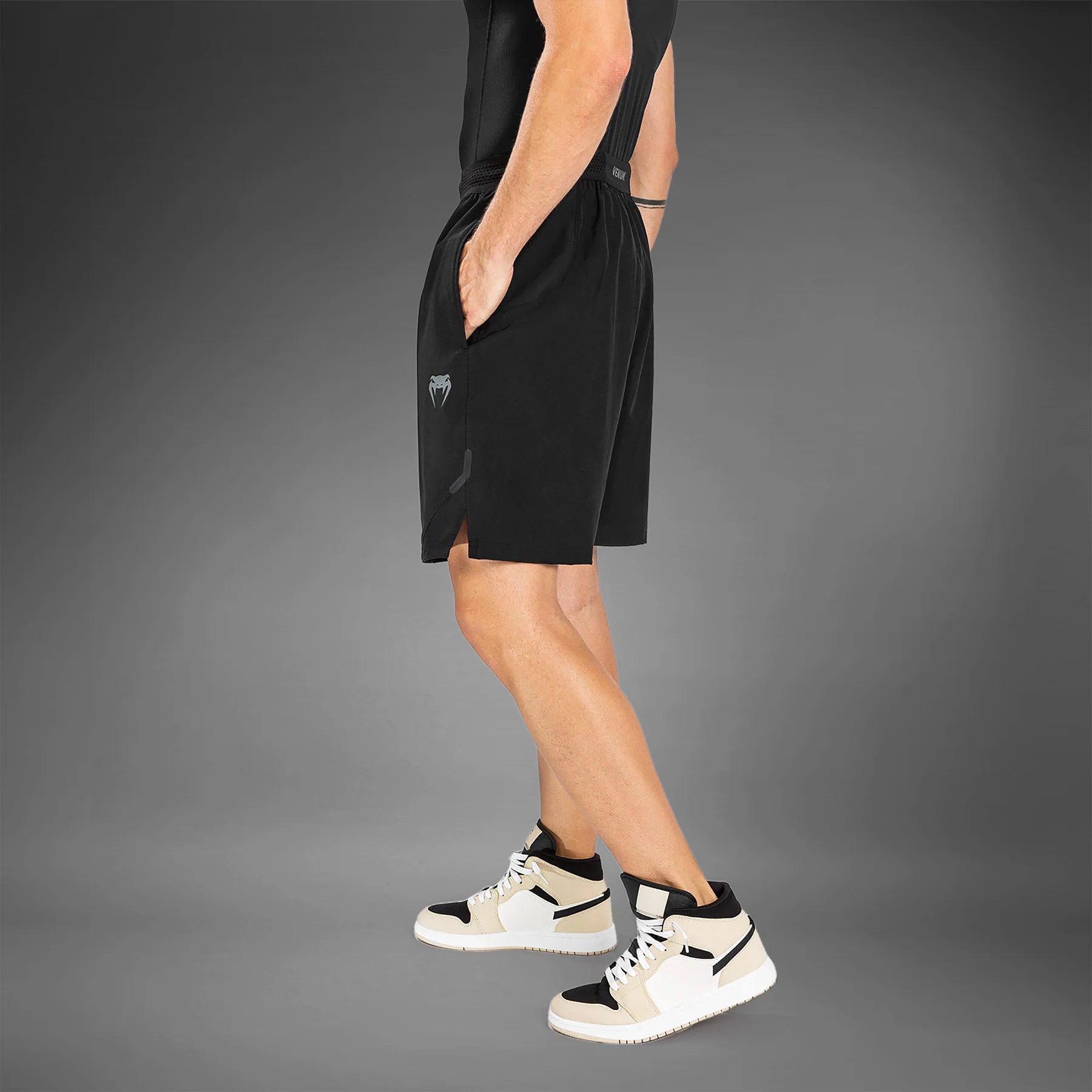 Venum G-Fit Air Pantalones Cortos de Entrenamiento - Negro - Image 4