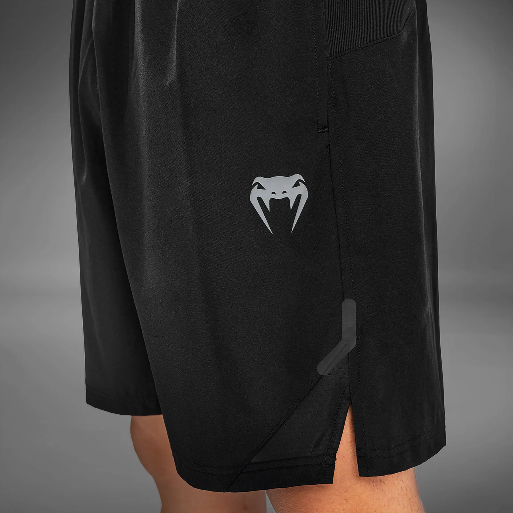 Venum G-Fit Air Pantalones Cortos de Entrenamiento - Negro - Image 6