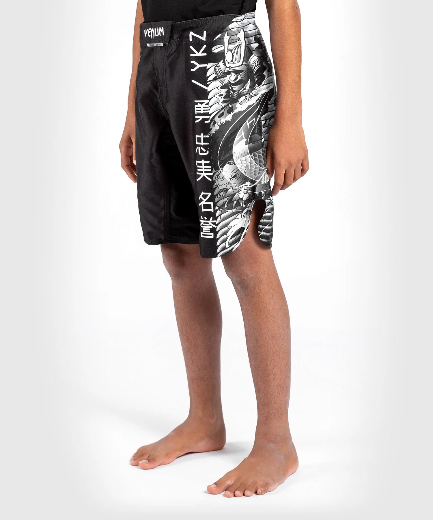 Pantalones cortos de lucha Venum YKZ21- para niños - Negro/Blanco - Image 4