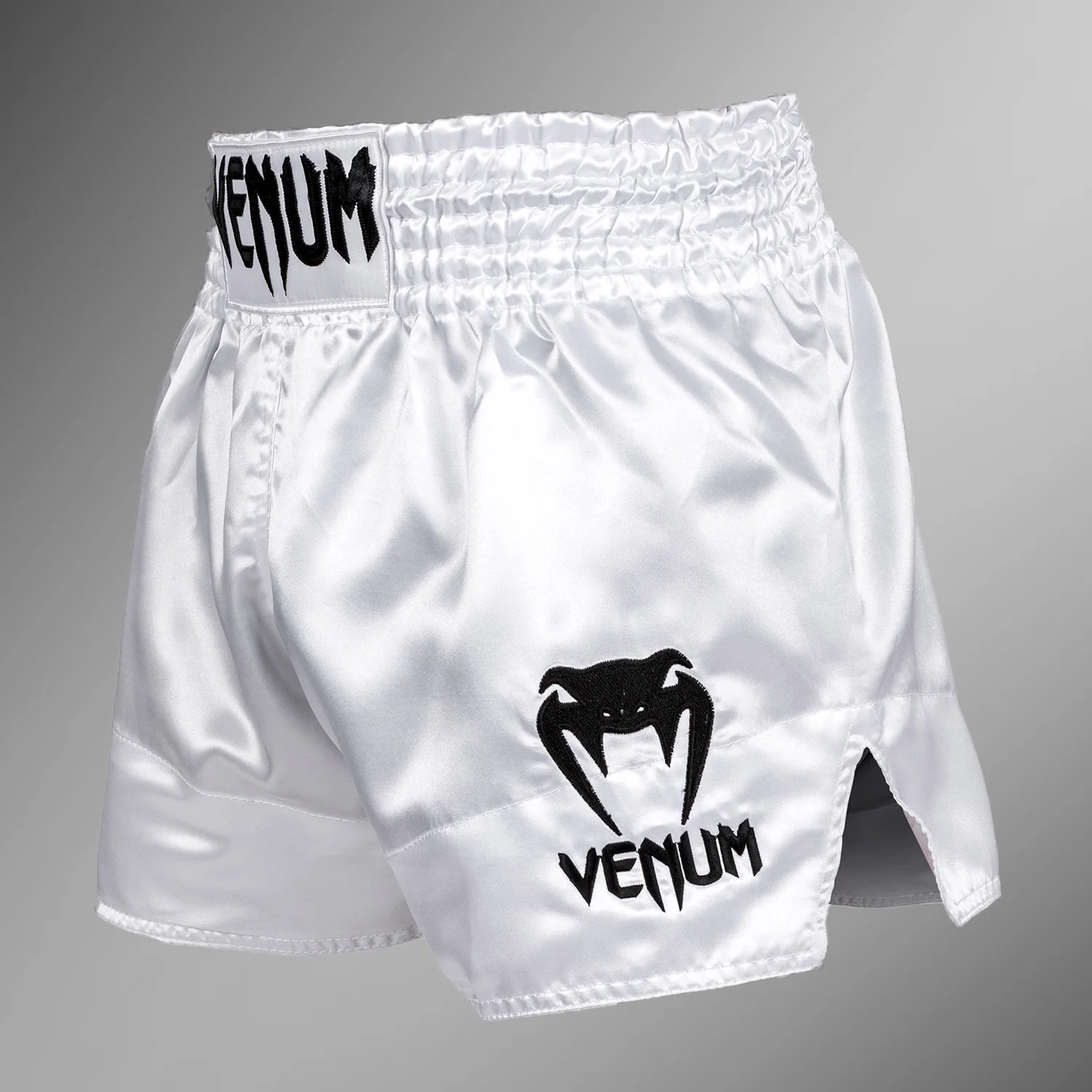 Pantalones Cortos de Muay Thai Venum Classic - Blanco/Negro - Image 2