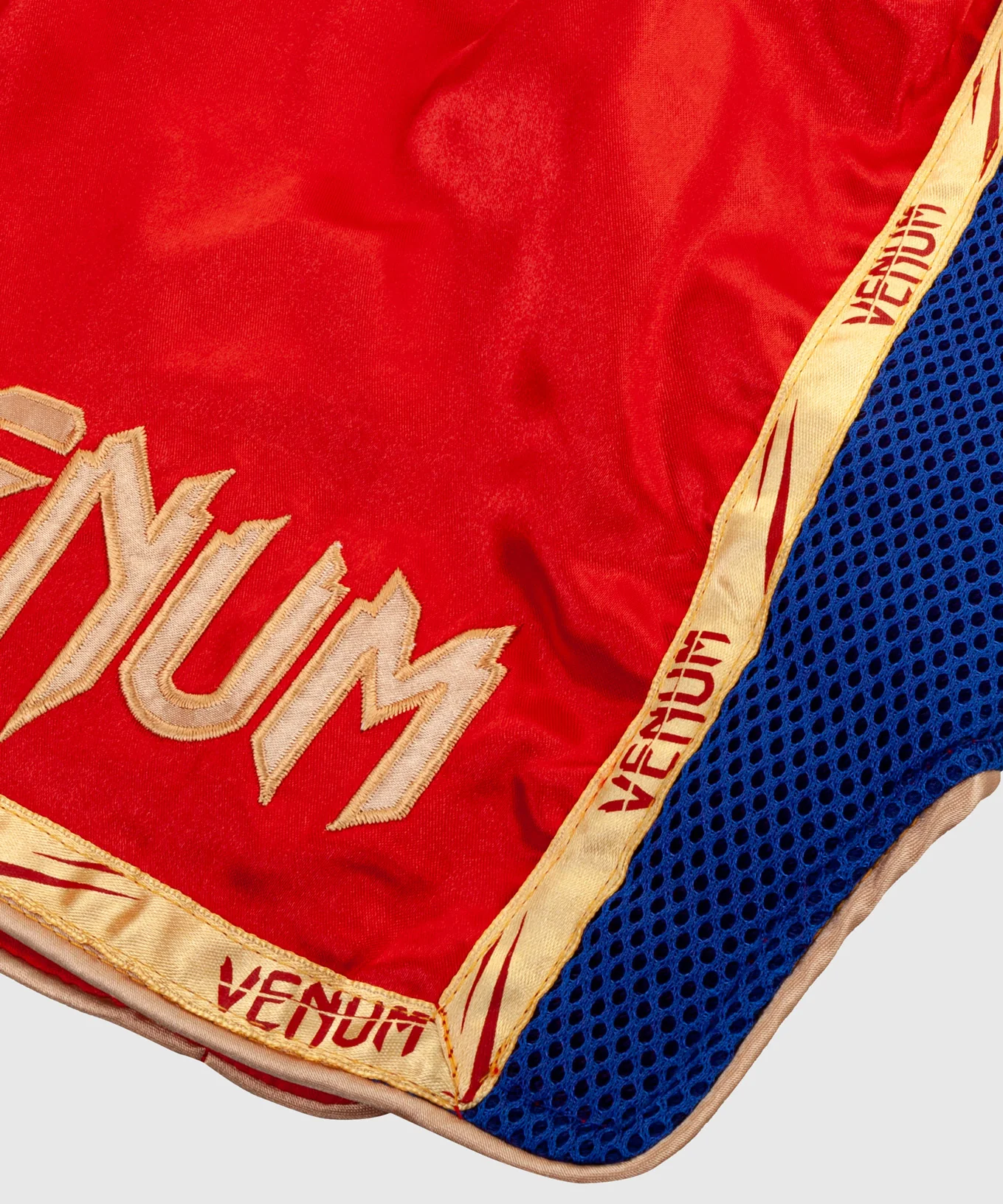 Pantalones Cortos de Muay Thai Venum Giant - Image 7