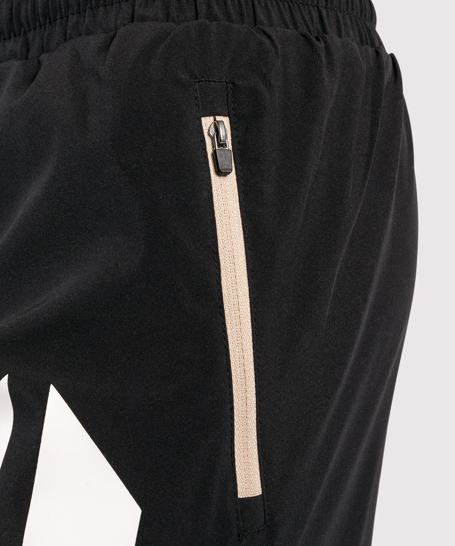 Pantalones cortos deportivos Venum Arrow Loma Signature Collection - Negro/Blanco - Image 6