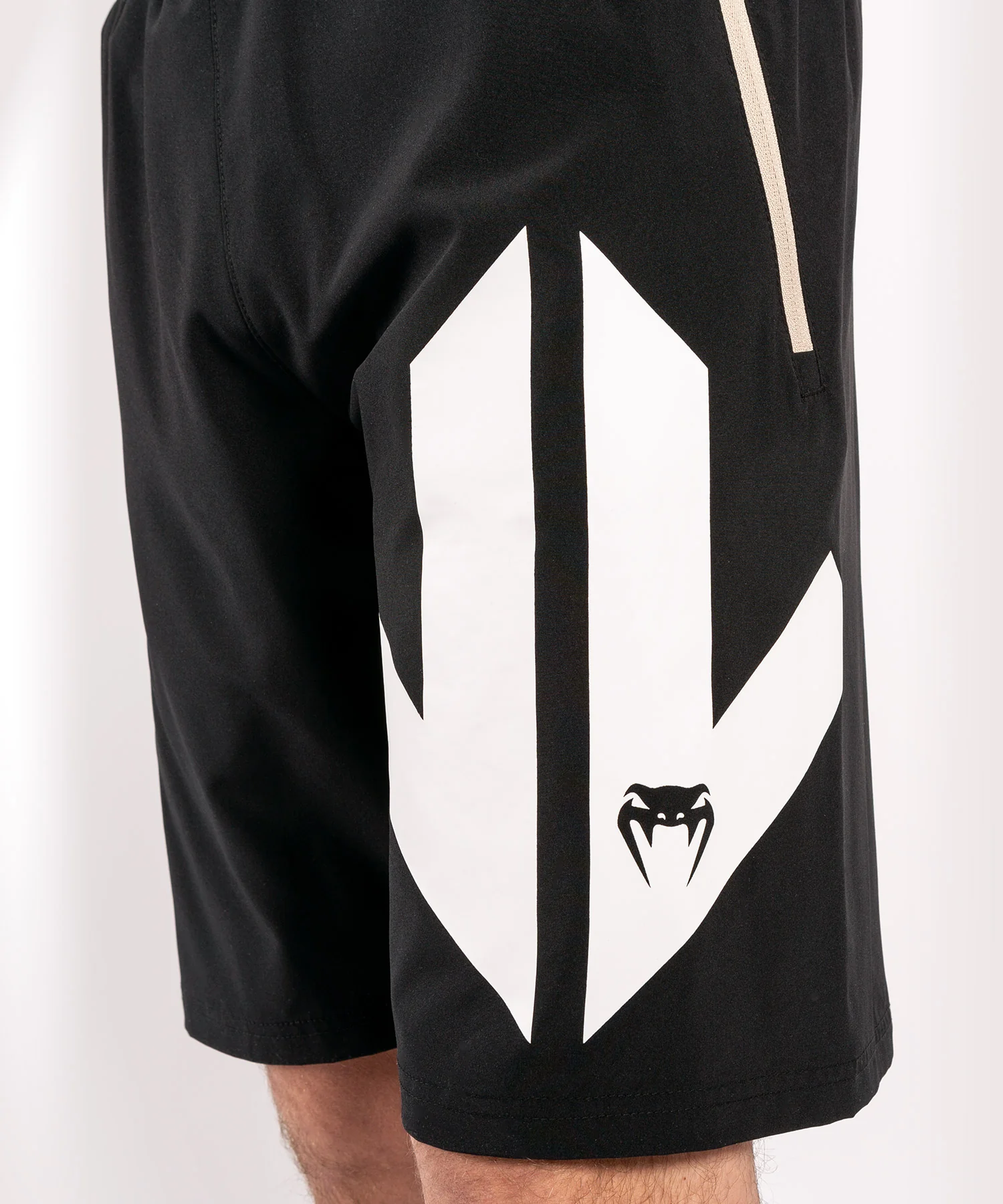 Pantalones cortos deportivos Venum Arrow Loma Signature Collection - Negro/Blanco - Image 7
