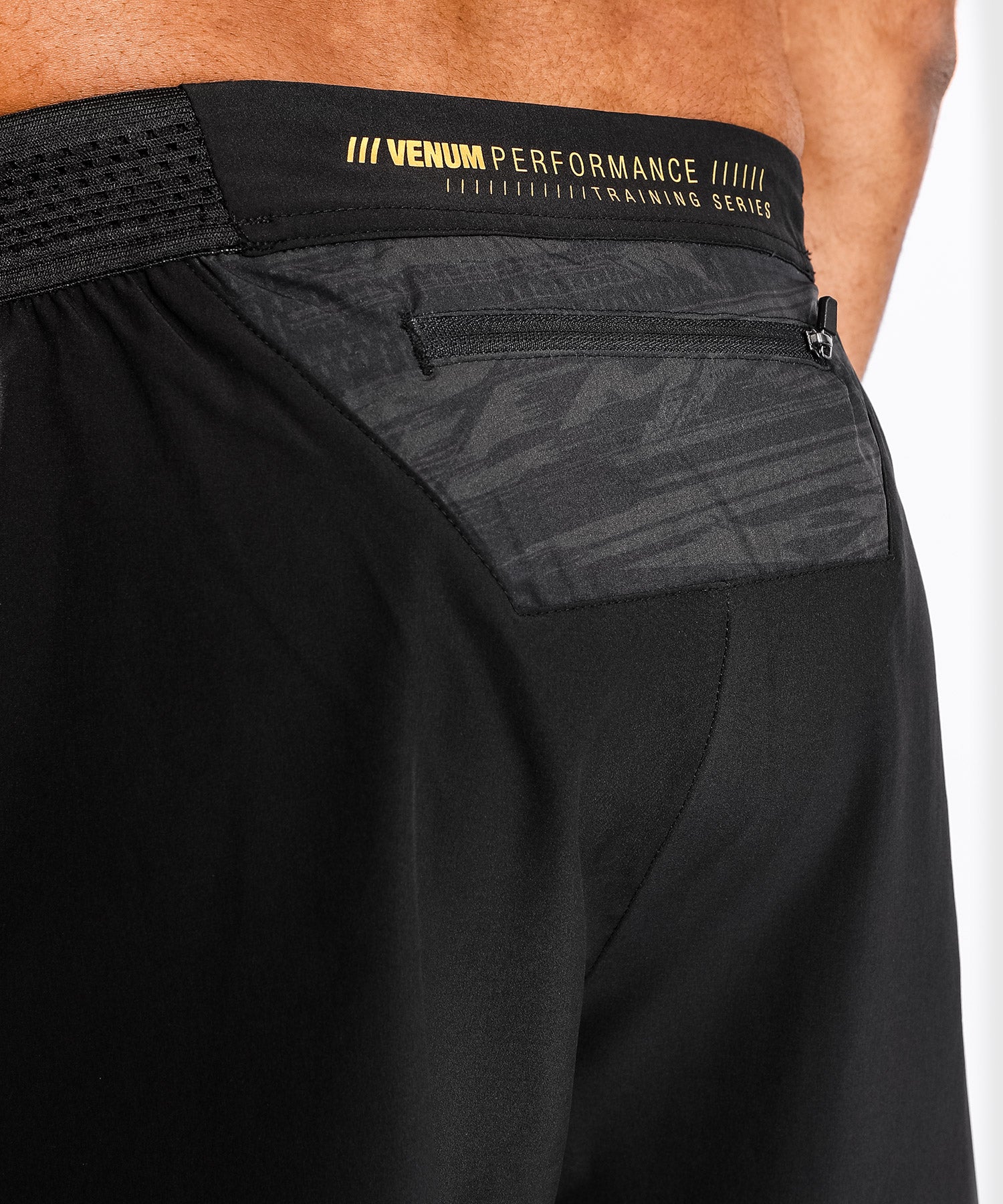 Pantalones cortos deportivos Venum Tempest 2.0 - Negro/Dorado - Image 6