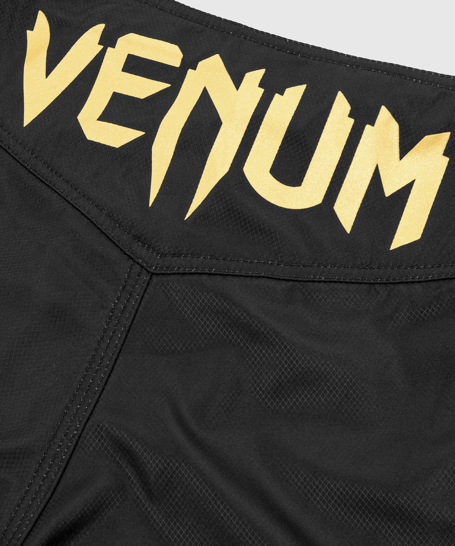 Pantalones cortos MMA Venum Light 3.0 - Negro/Oro - Image 6