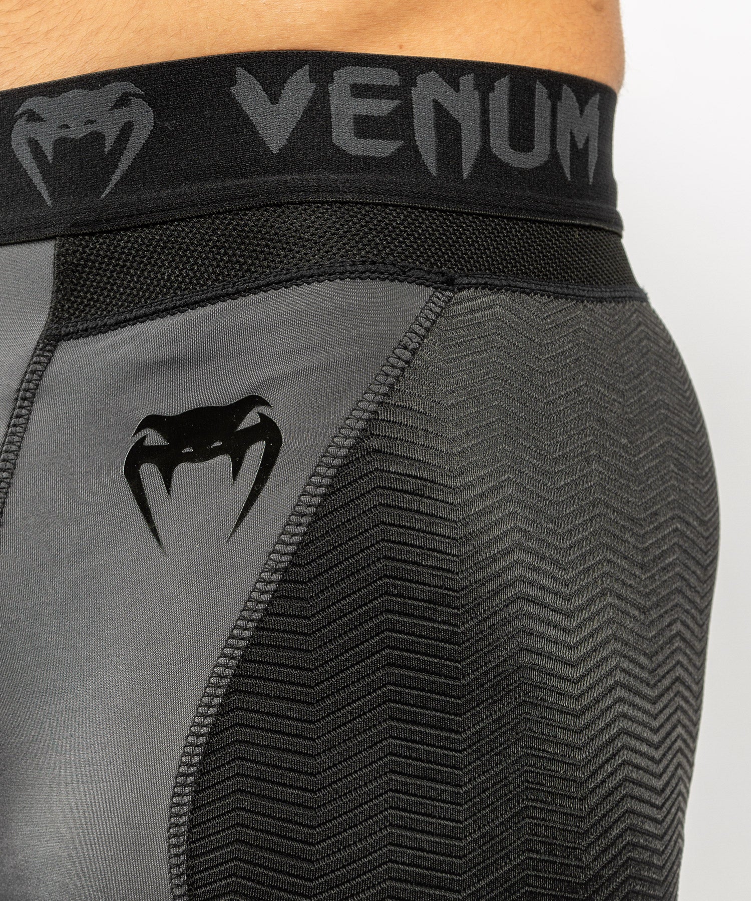 Pantalones de cortos de compresión Venum G-Fit - Gris/Negro - Image 11