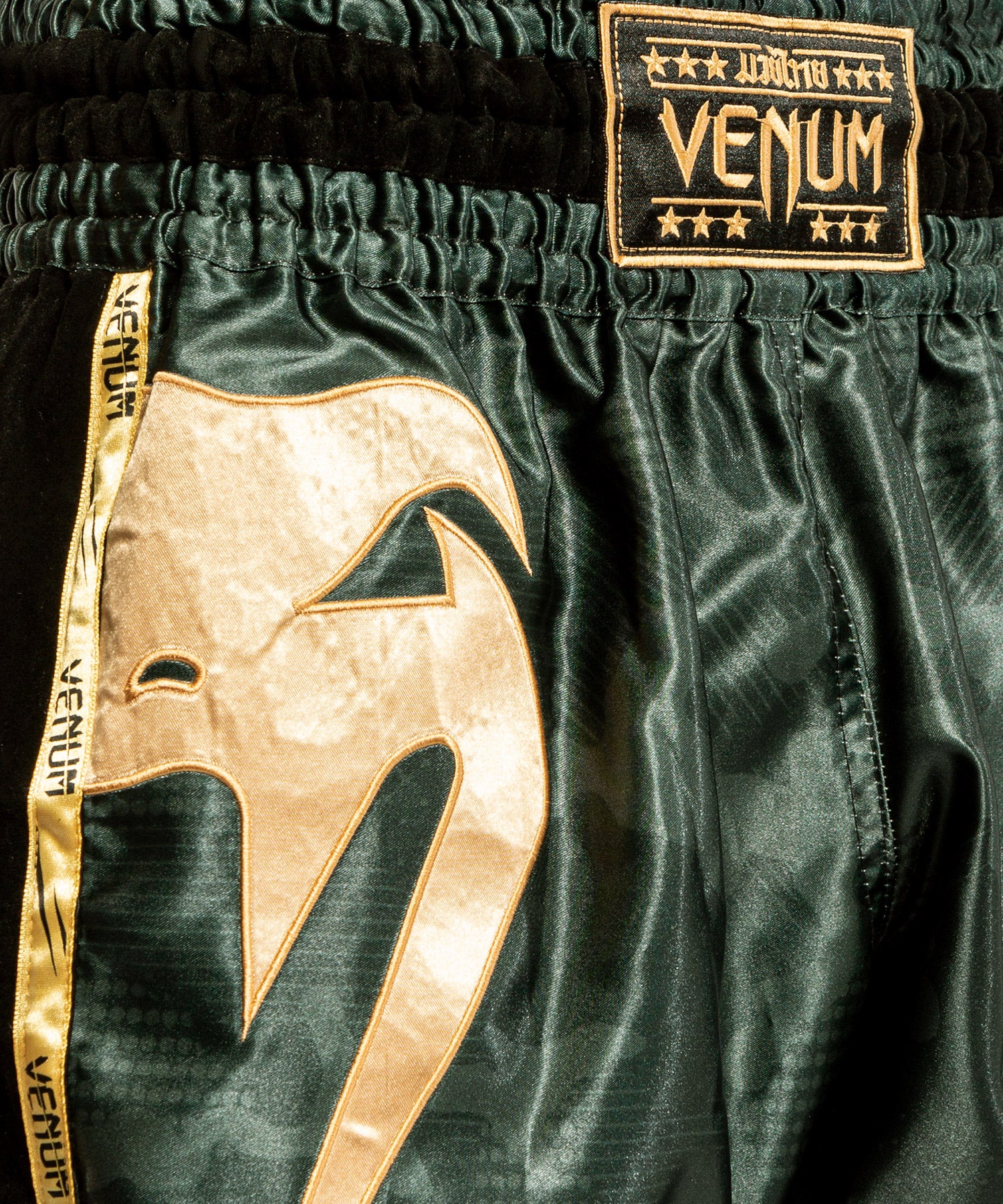 Pantalones de Muay Thai Venum Giant Camo - Caqui/Oro - Image 3