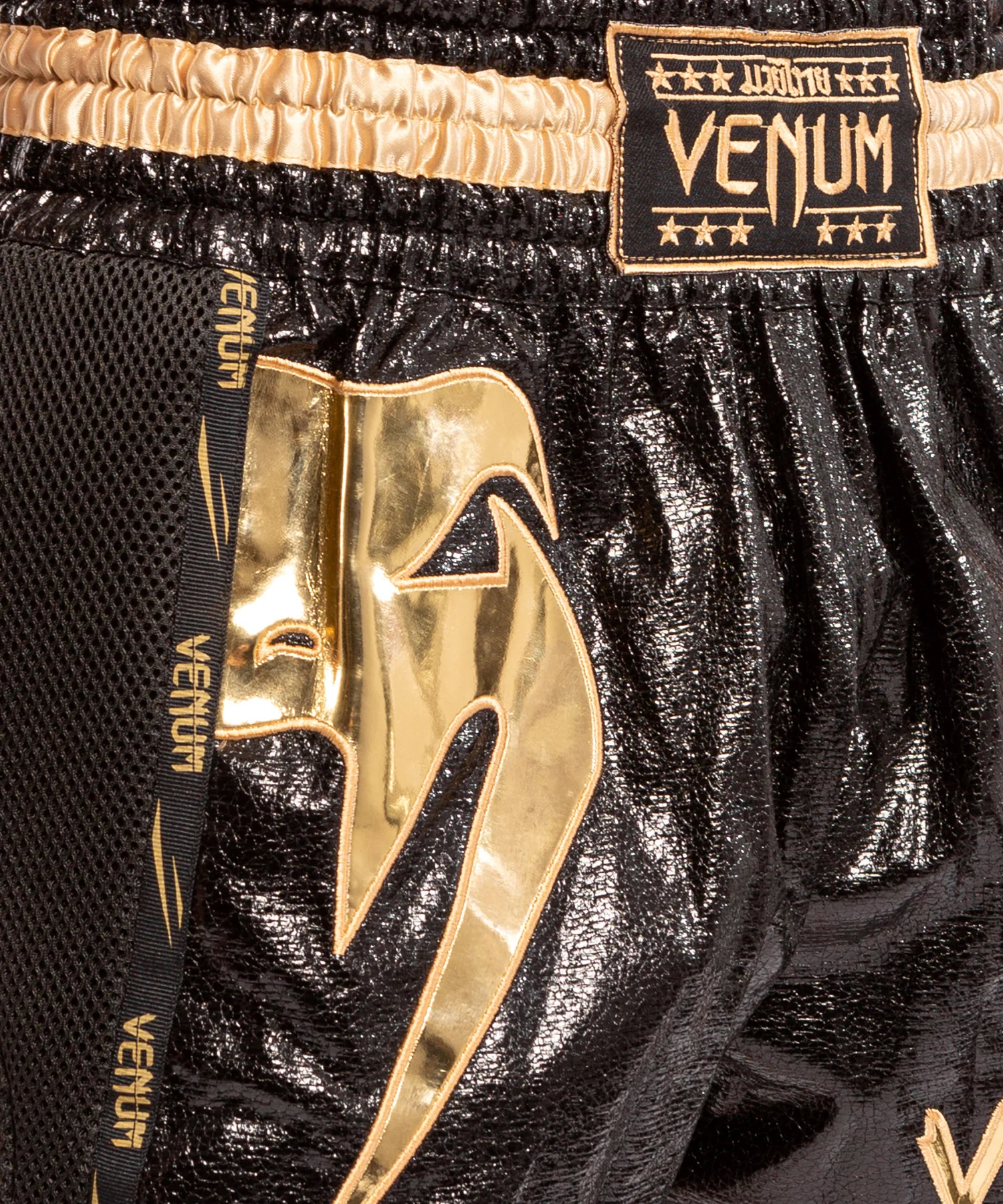 Pantalones de Muay Thai Venum Giant Foil - Negro/Oro - Image 3