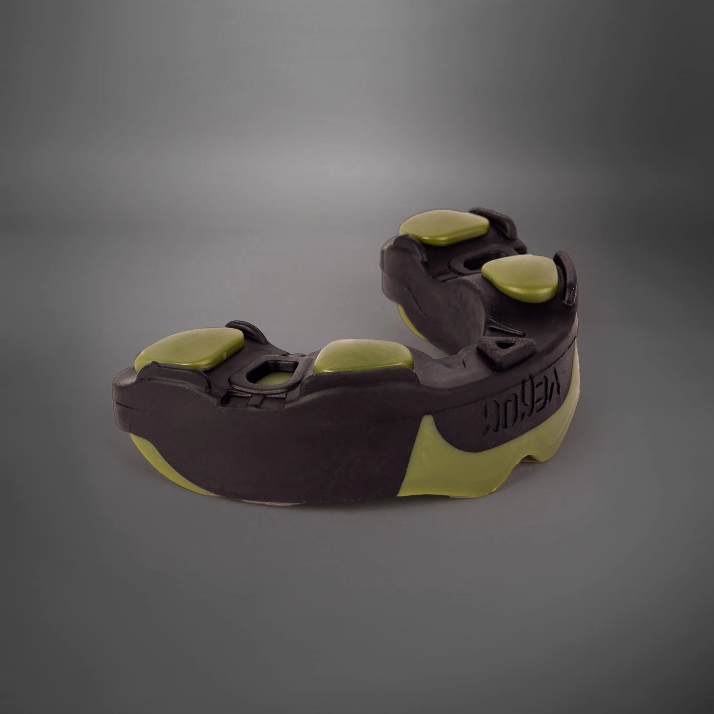 Venum Predator Protector Bucal – Negro/Kaki - Image 3