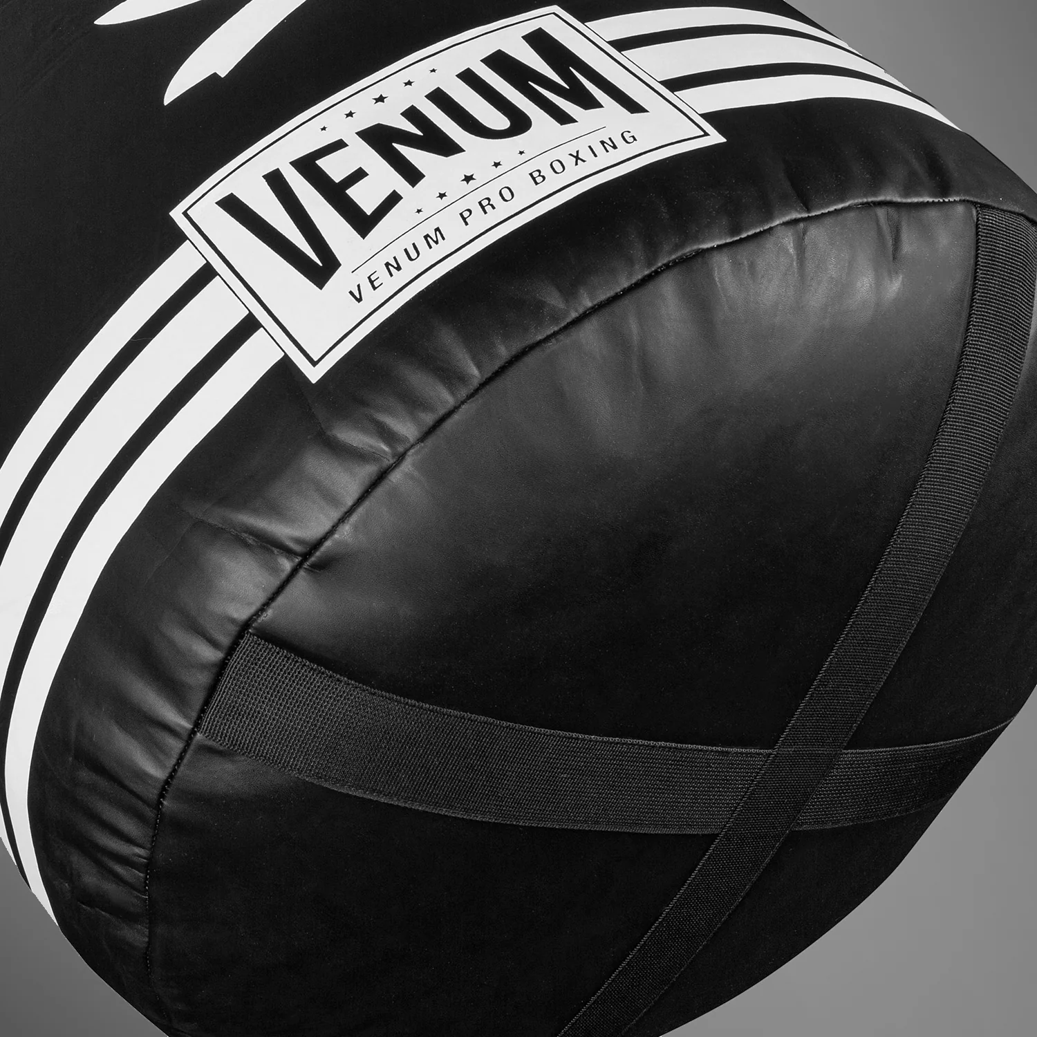 Saco de boxeo Venum Hurricane - Negro/Blanco - Image 4