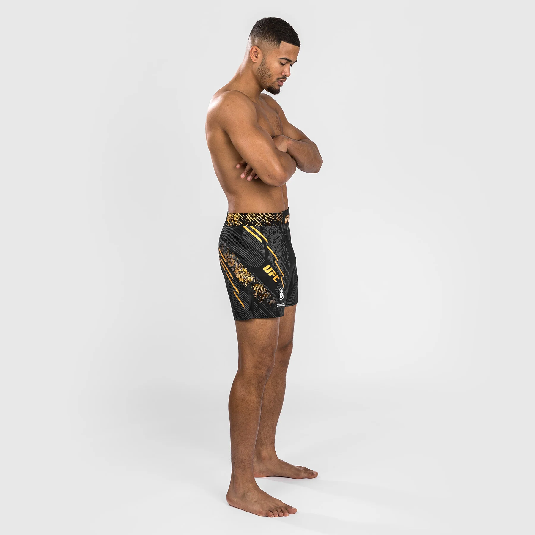 Pantalón Corto UFC Adrenaline by Venum Personalized Authentic Fight Night, Hombre - Corte Corto - Negro/Oro - Image 4