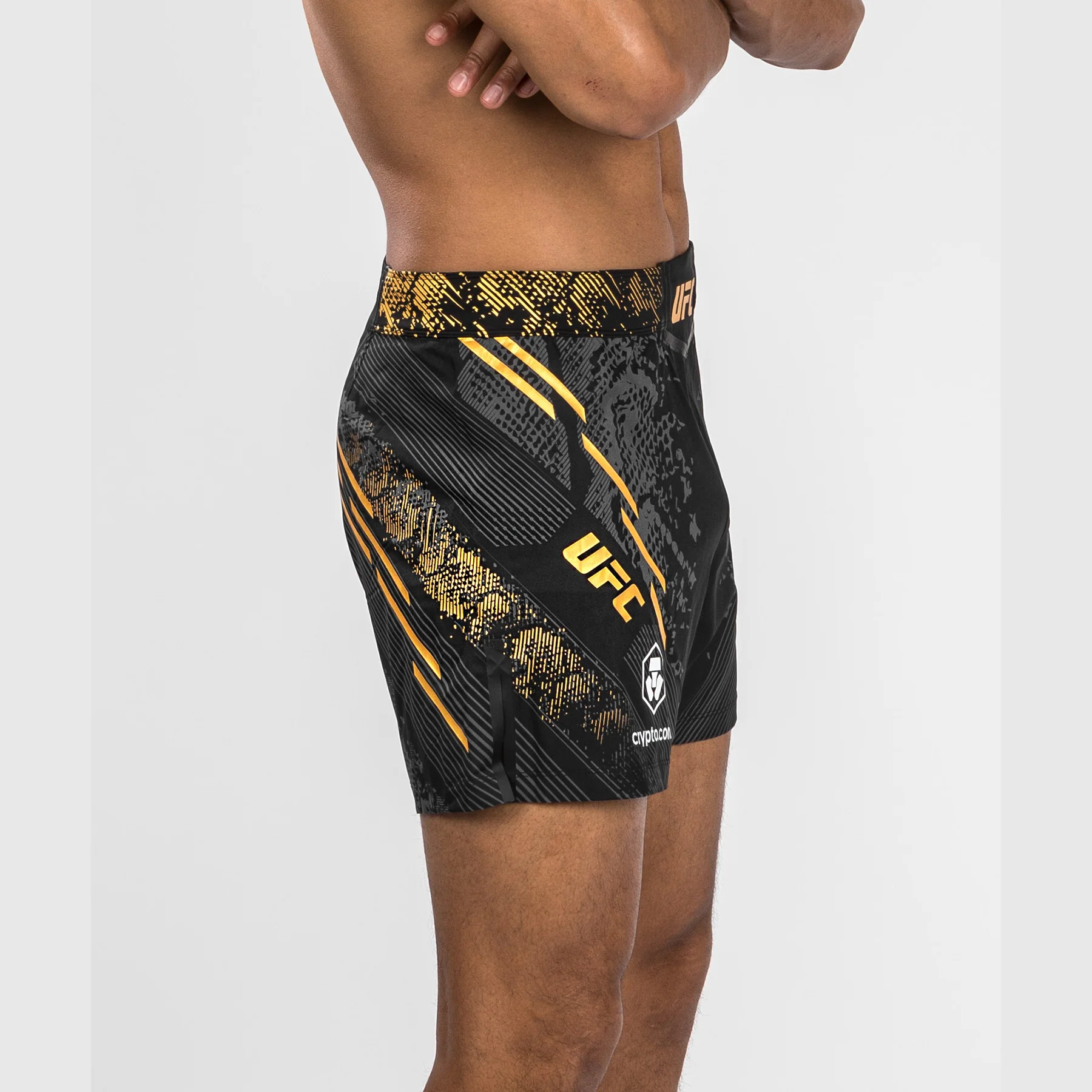 Pantalón Corto UFC Adrenaline by Venum Personalized Authentic Fight Night, Hombre - Corte Corto - Negro/Oro - Image 6