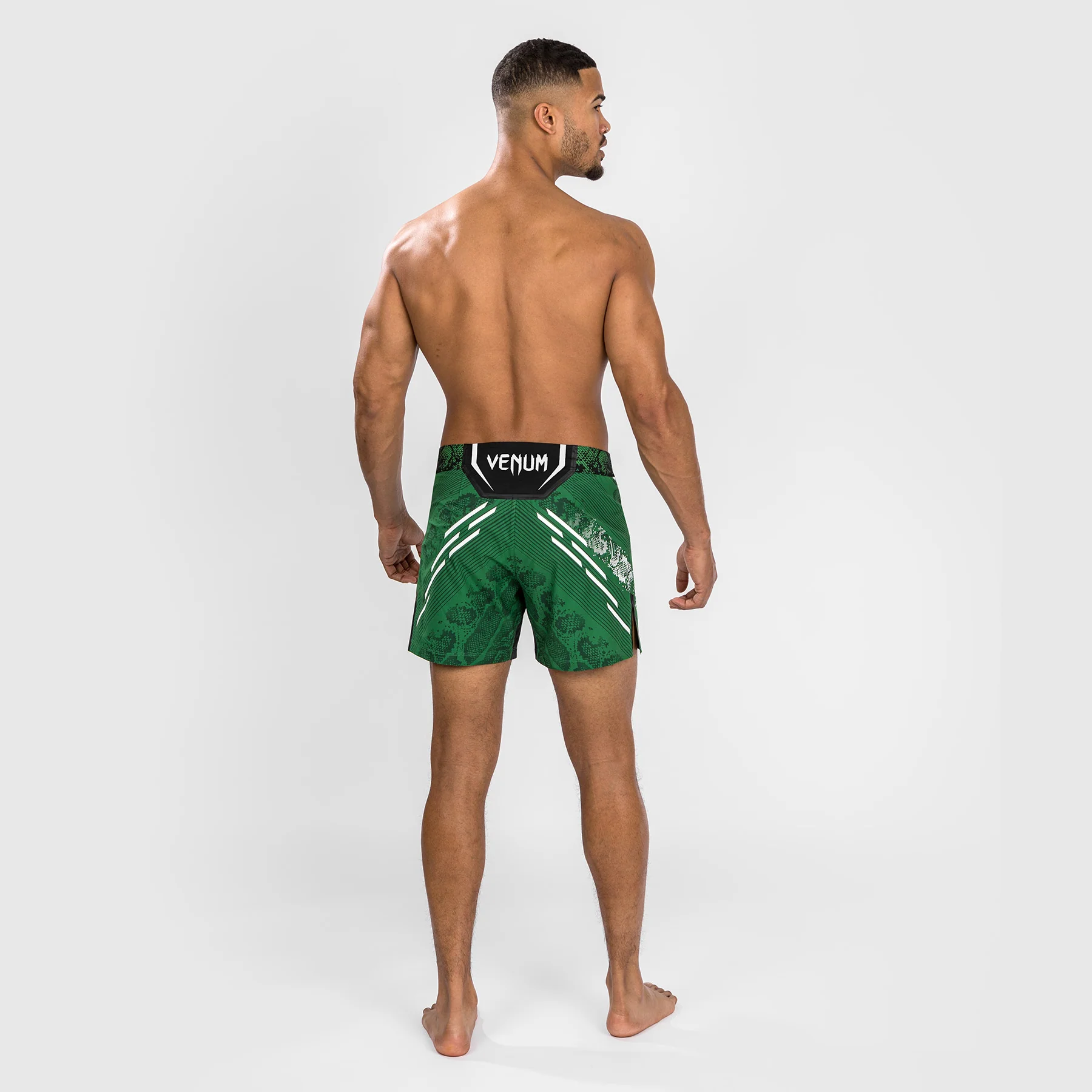 Pantalón Corto UFC Adrenaline by Venum Personalized Authentic Fight Night, Hombre - Corte Corto - Verde - Image 3