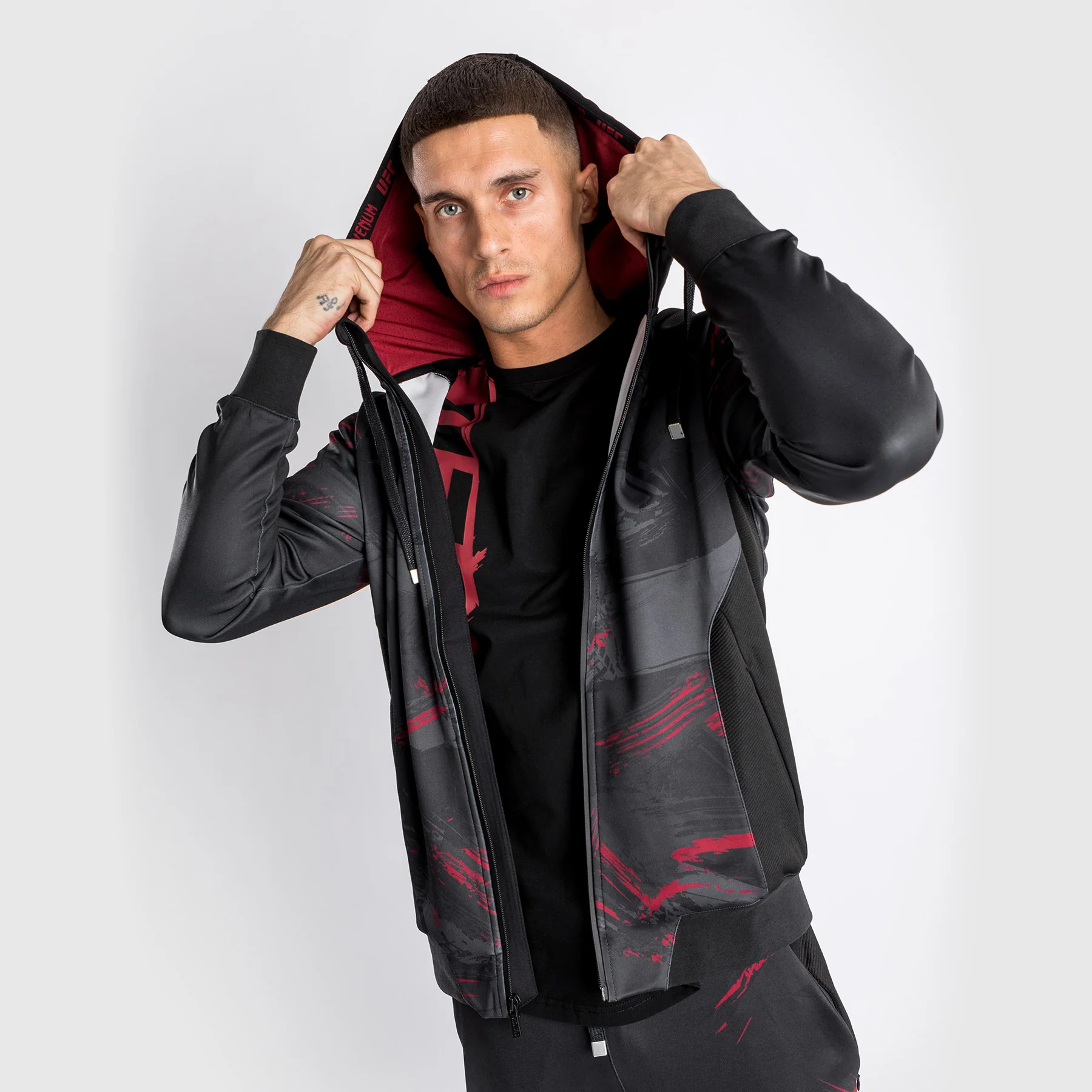 Sudadera con cremallera UFC Venum Authentic Fight Week 2.0 - Negro/Rojo - Image 9