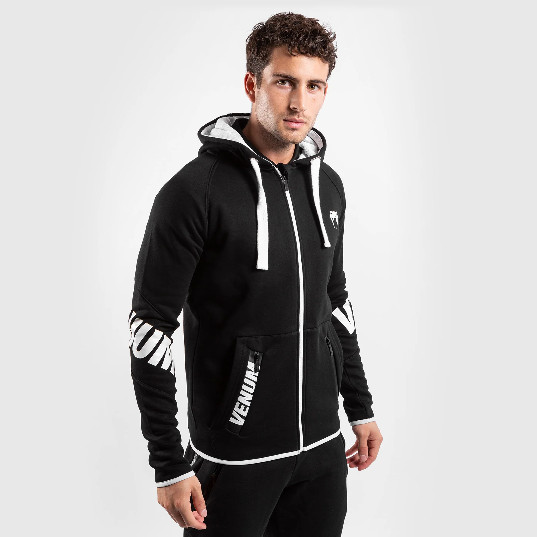 Sudadera Venum Contender 3.0 – Negro - Image 3
