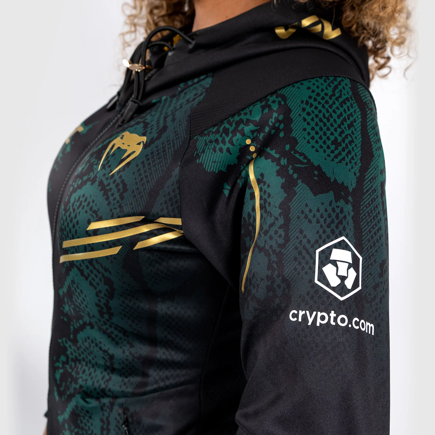 UFC Adrenaline by Venum Personalized Authentic Fight Night Sudadera con capucha Walkout para mujer - Emerald Edition - Verde/Negro/Dorado - Image 7