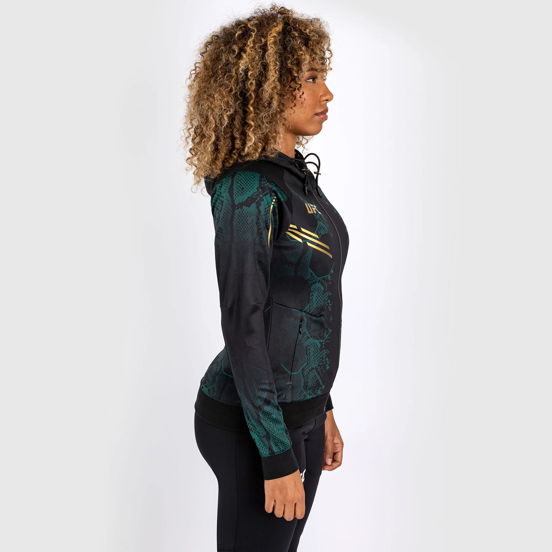 UFC Adrenaline by Venum Personalized Authentic Fight Night Sudadera con capucha Walkout para mujer - Emerald Edition - Verde/Negro/Dorado - Image 9