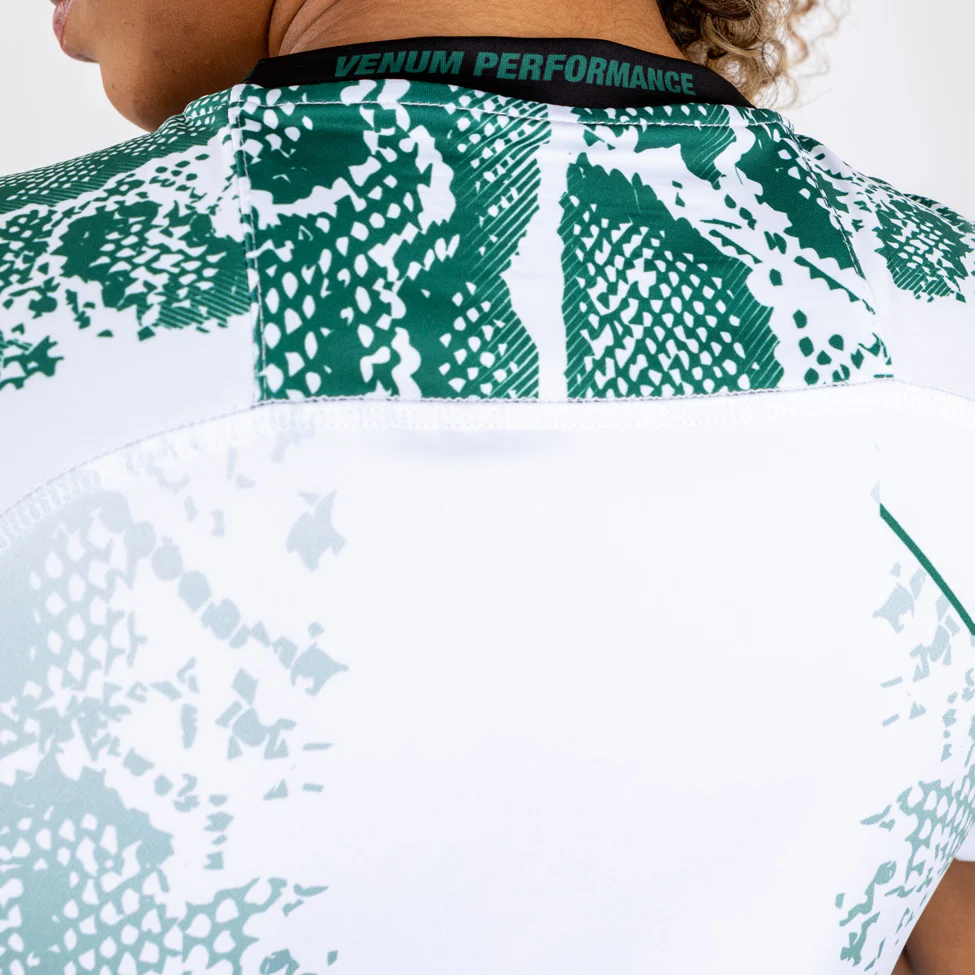 UFC Adrenaline by Venum Authentic Fight Night Mujer Walkout Jersey - Emerald Edition - Blanco/Verde - Image 7