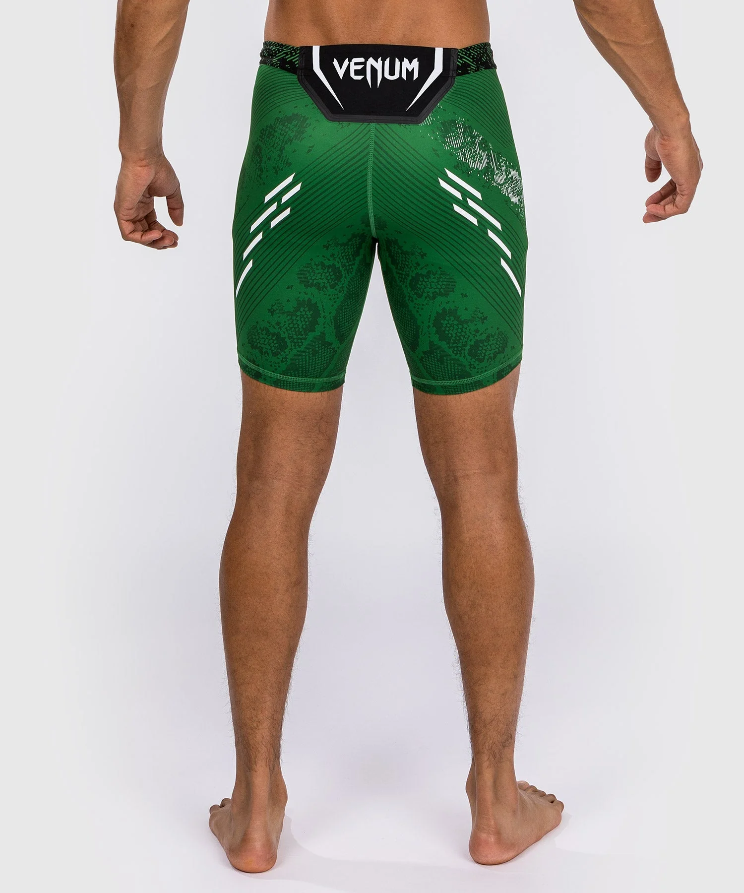 UFC Adrenaline by Venum Authentic Fight Night Pantalón Corto Vale Tudo para Hombre - Verde - Image 3