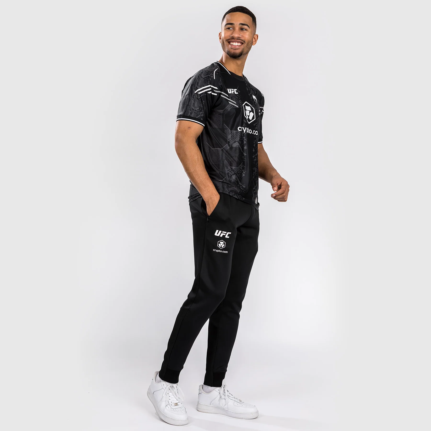 UFC Adrenaline by Venum Authentic Fight Night Pantalón Walkout para Hombre - Negro - Image 3