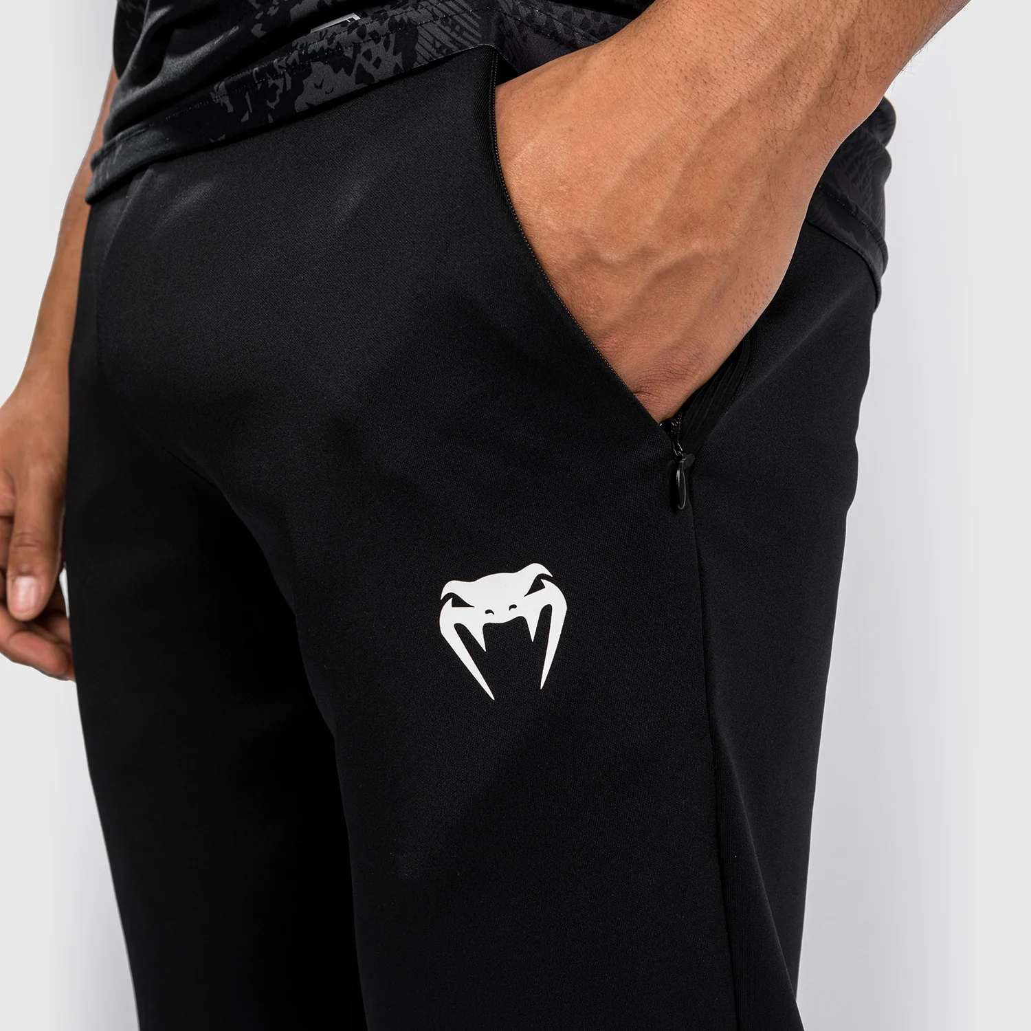 UFC Adrenaline by Venum Authentic Fight Night Pantalón Walkout para Hombre - Negro - Image 6