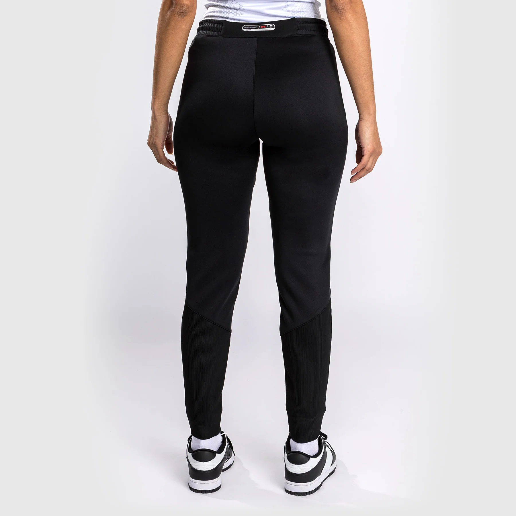 UFC Adrenaline by Venum Authentic Fight Night Pantalón Walkout para Mujer - Negro - Image 2