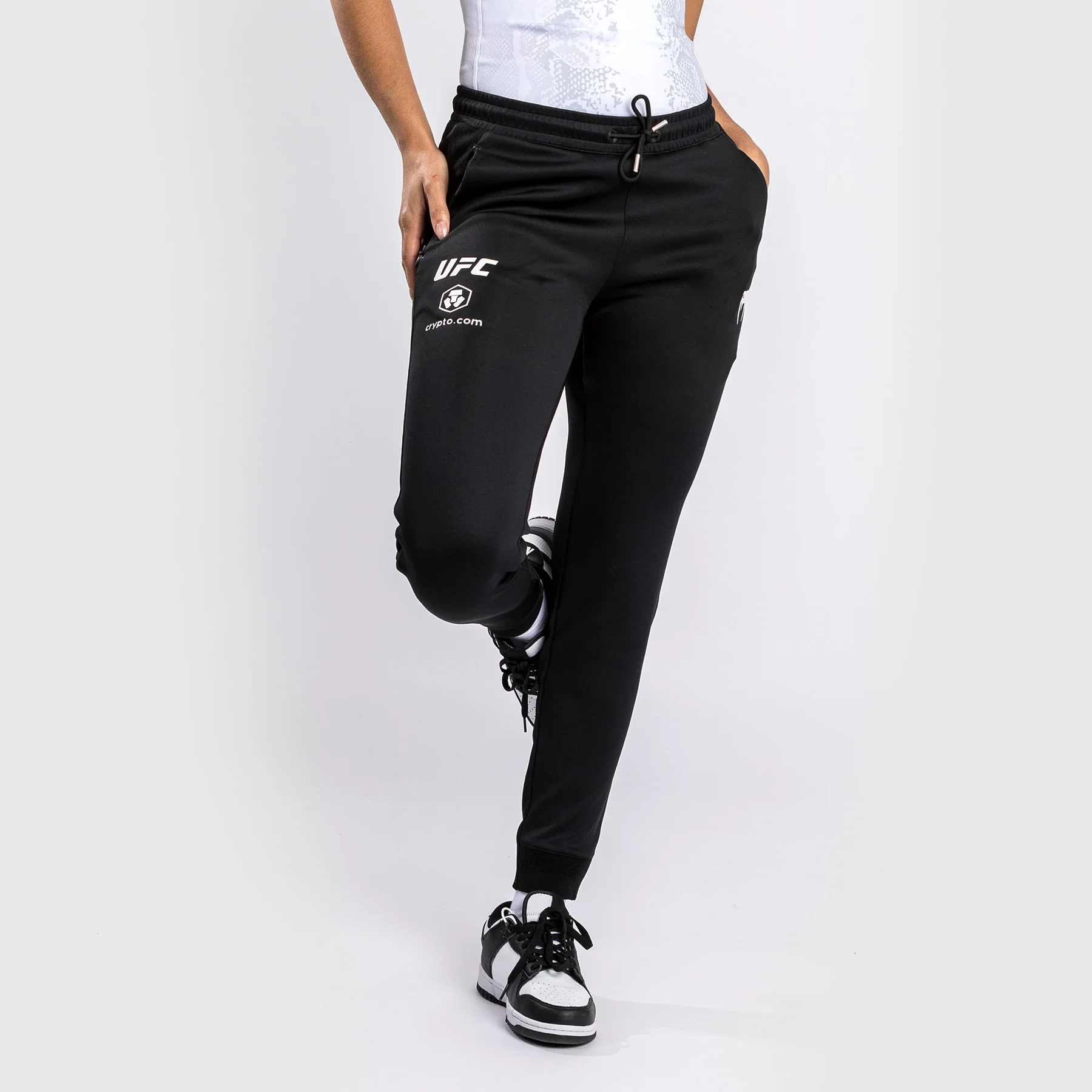 UFC Adrenaline by Venum Authentic Fight Night Pantalón Walkout para Mujer - Negro - Image 4