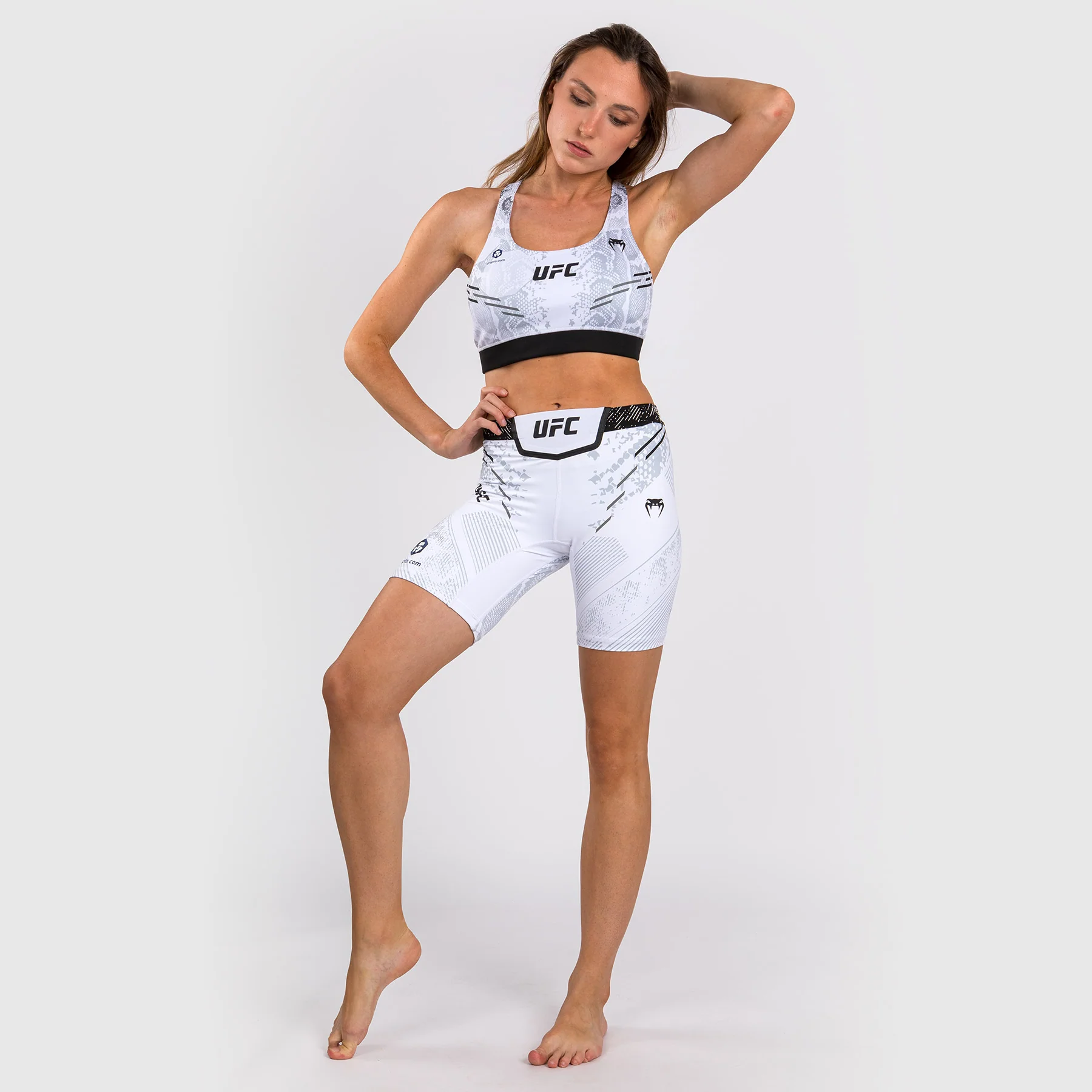 UFC Adrenaline by Venum Authentic Fight Night Short Vale Tudo Mujer - Corte Largo - Blanco - Image 4