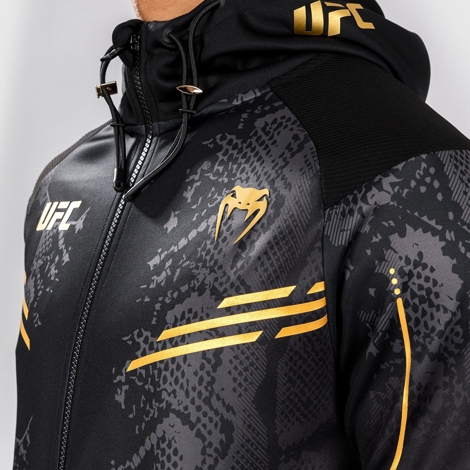 UFC Adrenaline by Venum Authentic Fight Night Sudadera con capucha Walkout para Hombre - Champion - Image 10