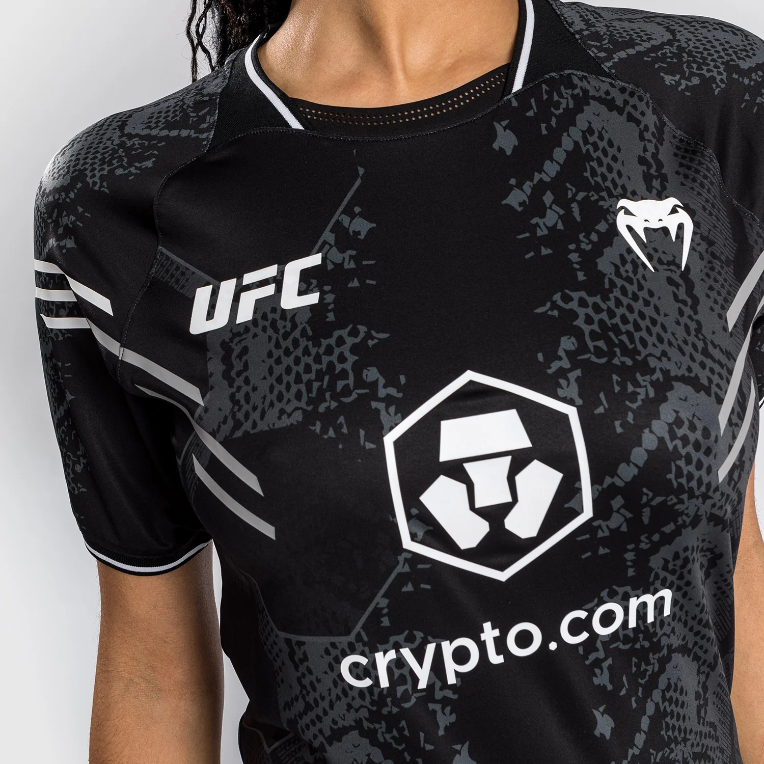 UFC Adrenaline by Venum Authentic Fight Night T-shirt Walkout para Mujer - Negro - Image 8