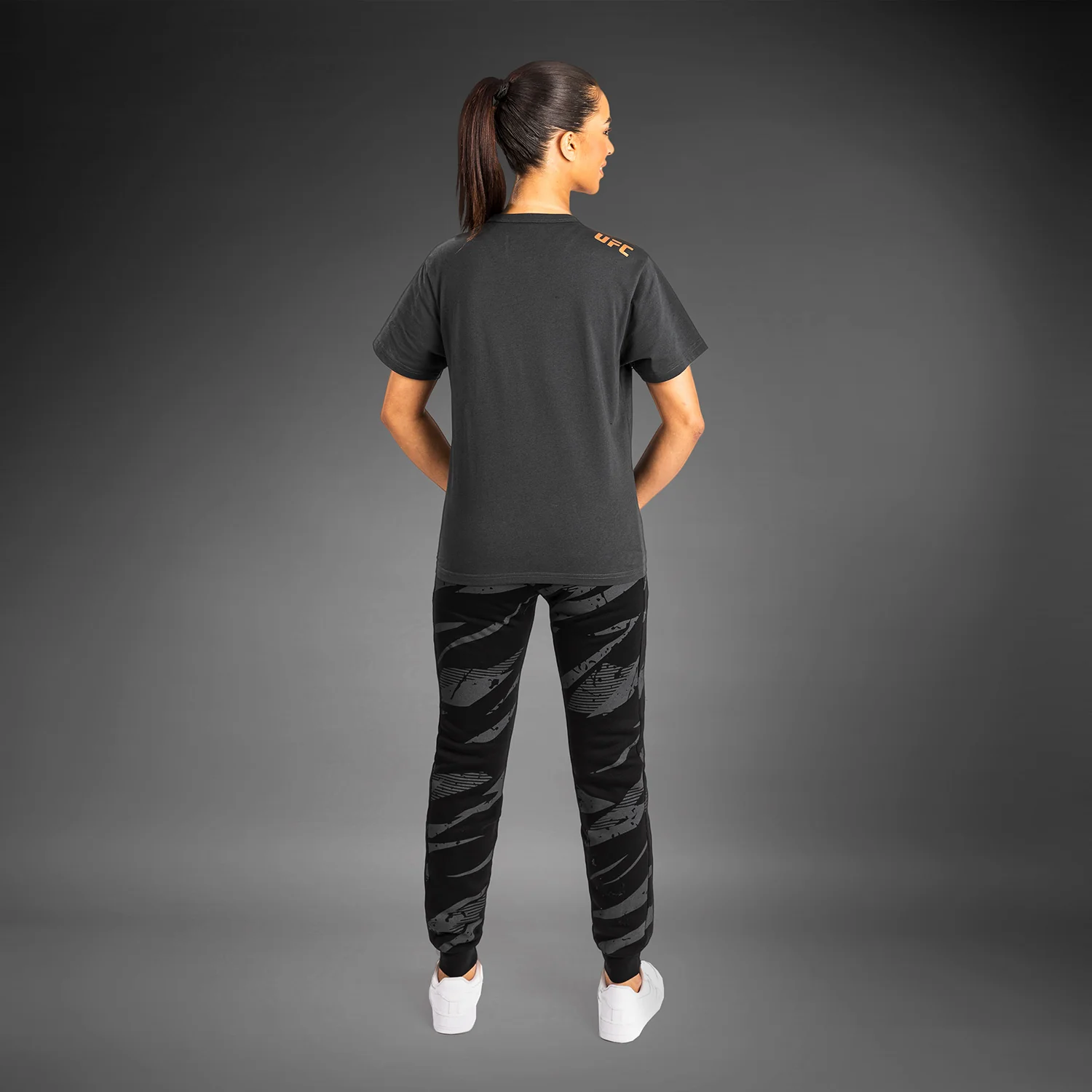 UFC Adrenaline By Venum Fight Week Camiseta de Algodón de Manga Corta para Mujer - Gris Antracita - Image 4