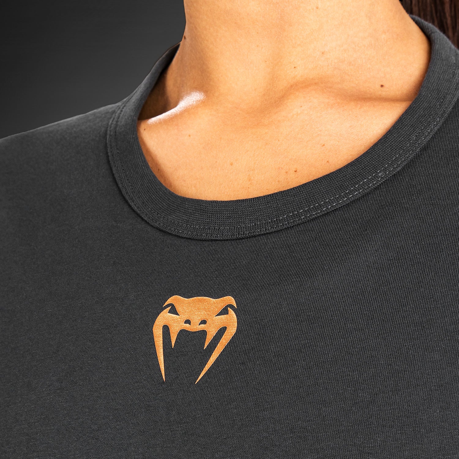 UFC Adrenaline By Venum Fight Week Camiseta de Algodón de Manga Corta para Mujer - Gris Antracita - Image 5