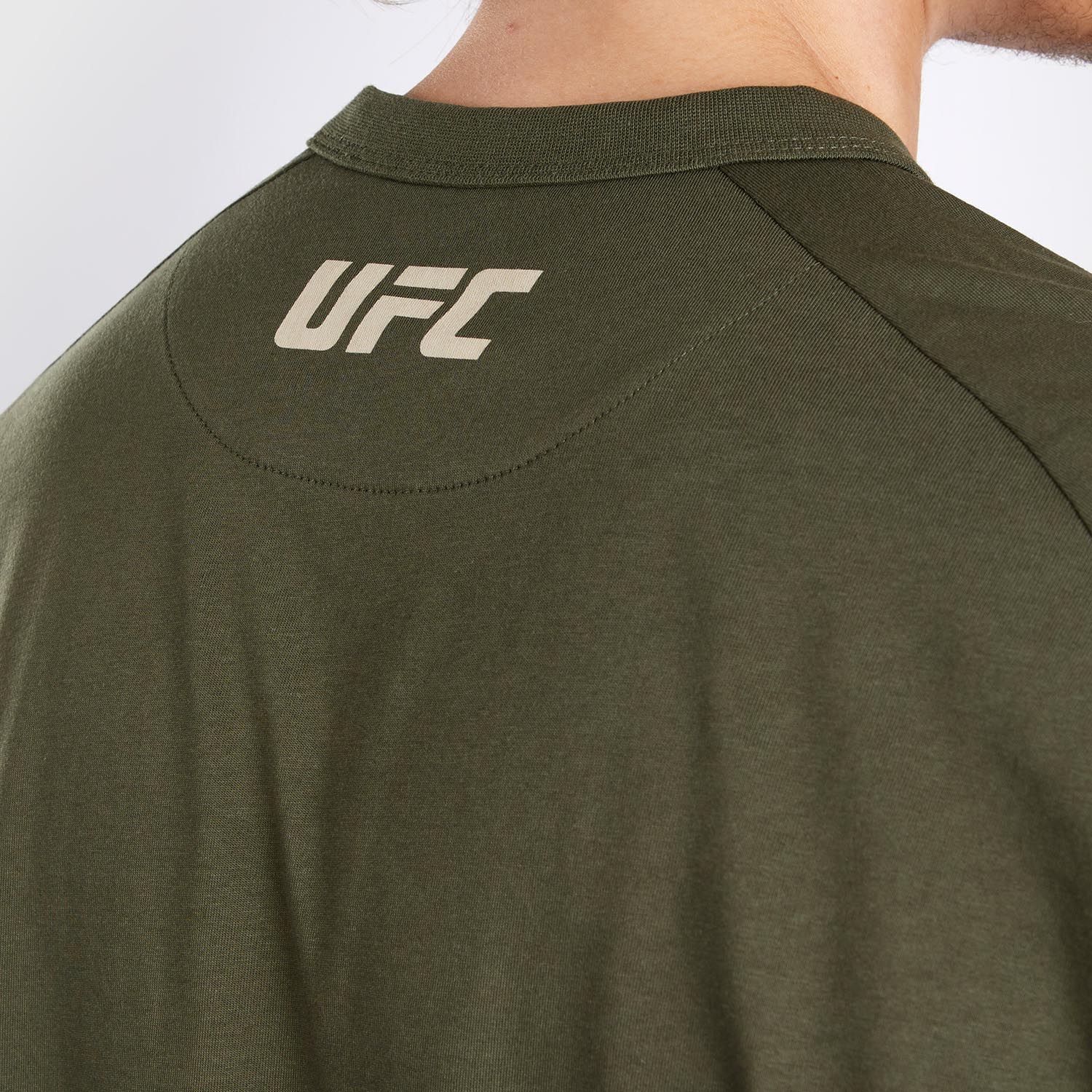 UFC Adrenaline by Venum Fight Week Camiseta de manga larga para Hombre - Caqui - Image 3