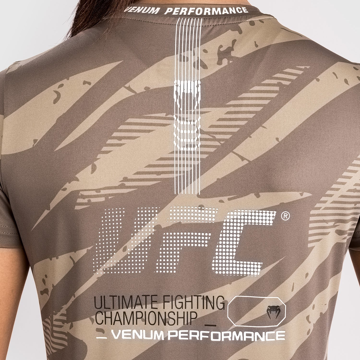 UFC Adrenaline By Venum Fight Week Camiseta de Mujer Dry-Tech - Desert Camo - Image 6