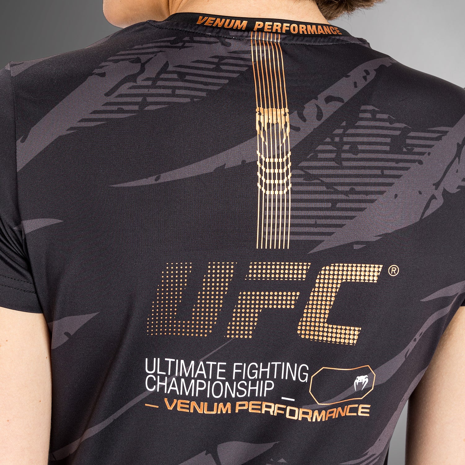UFC Adrenaline By Venum Fight Week Camiseta de Mujer Dry-Tech - Urban Camo - Image 5