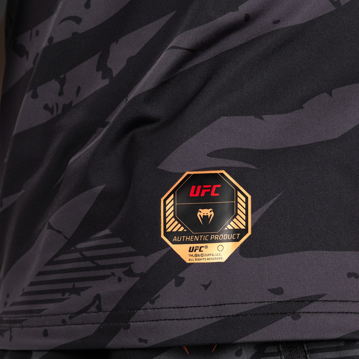 UFC Adrenaline By Venum Fight Week Camiseta Dry Tech para Hombre - Urban Camo - Image 4